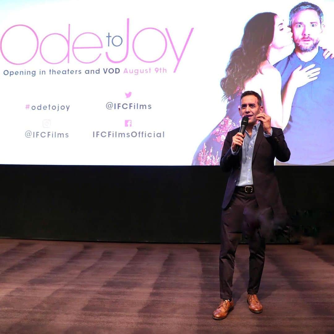 アダム・シャピロのインスタグラム：「So bummed to have to miss our premiere but I’m 100% confident whatever @jasonwiner is saying here brought the house down. #OdeToJoy」