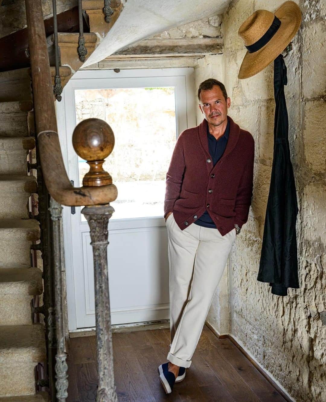 MR PORTERのインスタグラム：「In this week's Journal, author and editor of @wmbrownproject⁠, Mr Matt Hranek, takes his movable-feast lifestyle experiment to Bordeaux. Head to the link in bio to read the full article. ⁠ ⁠-⁠ 🛒 Mr Hranek is wearing a @brunellocucinelli_brand Cardigan (1160318), @sunspelclothing Polo Shirt (378640), @barenavenezia Trousers (1160704) and @muloshoes Espadrilles (1036629), available now on #MRPORTER. 📷 @martinbrunophoto」