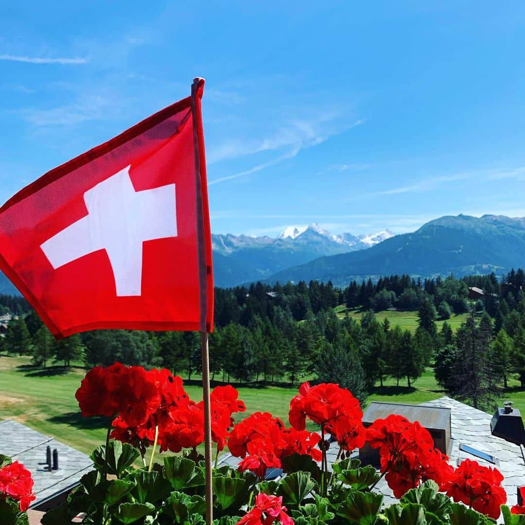 ミロスラヴァ・デュマさんのインスタグラム写真 - (ミロスラヴァ・デュマInstagram)「Happy Switzerland Day 🇨🇭❤️」8月2日 2時22分 - miraduma