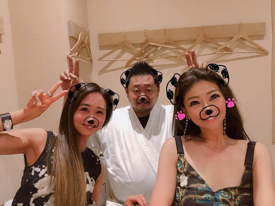 Taki Tanakaさんのインスタグラム写真 - (Taki TanakaInstagram)「昨日の女子会。 @yukakoiue_58 と♡ LAから昨日帰国した@yoshiroguishii いし井さんにて。  この数ヶ月の間にいろんなことがあり、笑顔で最高ハッピー晩ごはん食べて幸せマックスでした。#らゔだよ #aboutlastnight  #osaka」8月2日 2時29分 - tanakataki