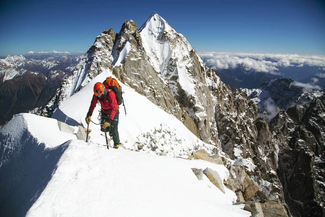 Cory Richardsさんのインスタグラム写真 - (Cory RichardsInstagram)「A commitment to climbing mountains means a commitment to failure. Something I am reflecting upon with today being National Mountain Climbing Day. For example, on our quest to summit the highest peak in #myanmar, the expedition team and I were pushed to our limits, brought down to nothing. As a team we collectively made the decision to turn back after a 40+ day attempt. It may seem like a failure by traditional standards, but the best lessons are sometimes learned when your acute discernment is put to the test. Seen here, @renan_ozturk on expedition and #onassignment for #natgeo. #nationalmountainclimbingday #mountains #travel #climbing #adventure #travel #failure #transformation #burma」8月2日 2時34分 - coryrichards