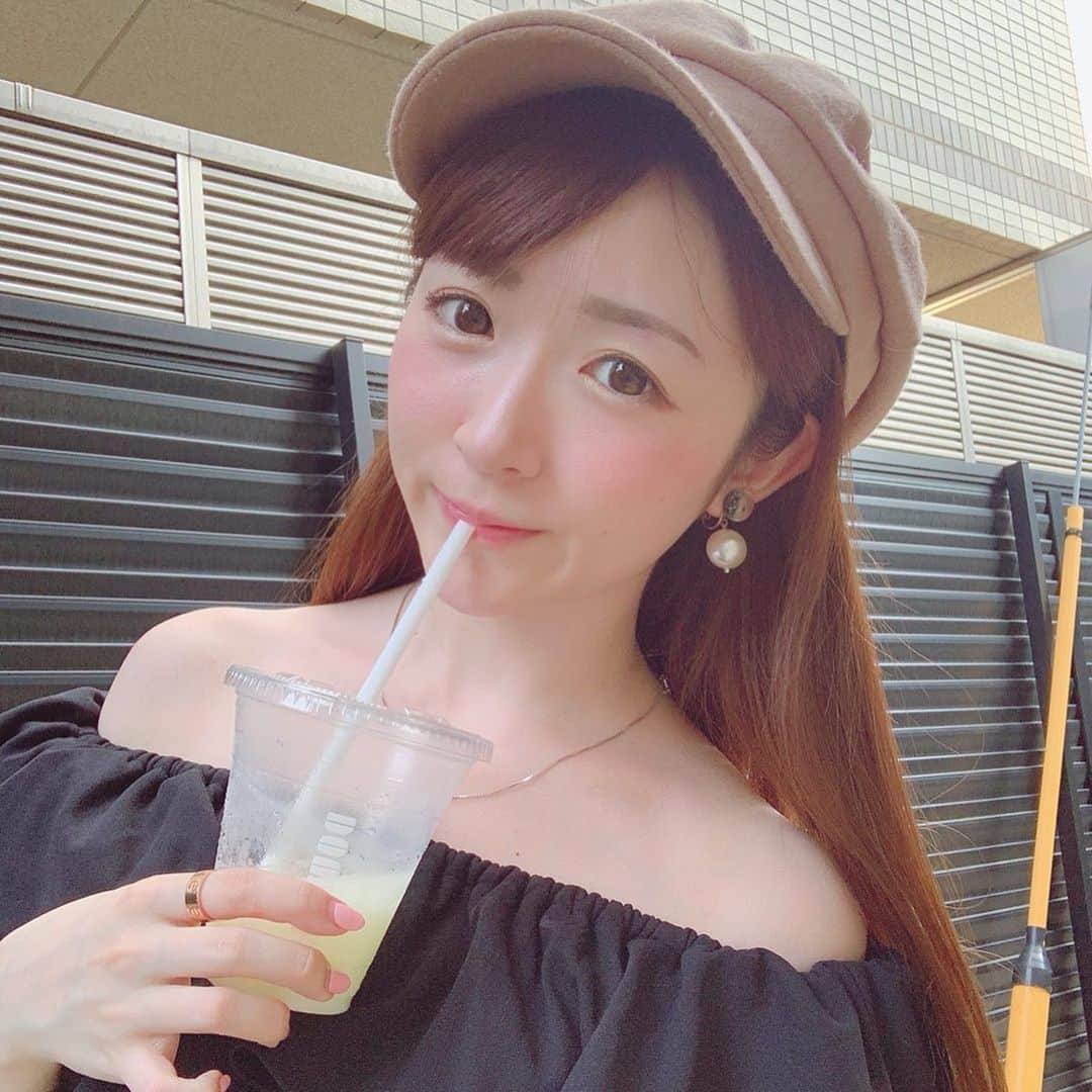 三村遙佳さんのインスタグラム写真 - (三村遙佳Instagram)「あつい🥵夏バテ気をつけてね🥵﻿ ﻿ オフショルきたよー﻿ん #夏 #summer #東京 #tokyo #コーデ #photo #photography #whimte #yummy 	#flowers 	#tflers	tags for likes﻿ #ファッション #necklace  #profile #hot #cute	#일상 	#handmade﻿ 	#instafood	#cute」8月2日 2時34分 - mimuraharuka_1027