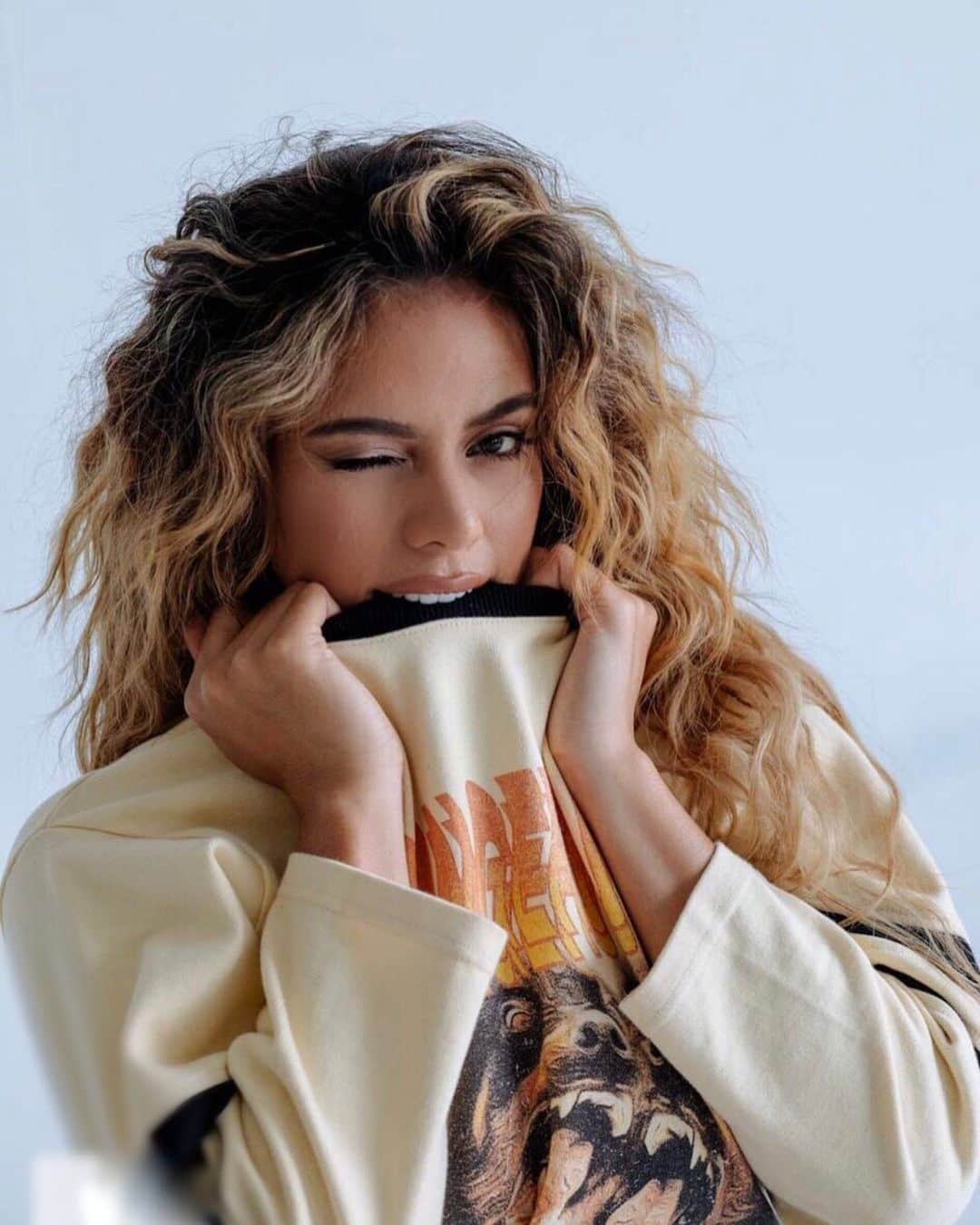 ダイナ ジェーン ハンセンさんのインスタグラム写真 ダイナ ジェーン ハンセンinstagram Trouble Keep Callin 8月2日 2時52分 Dinahjane97