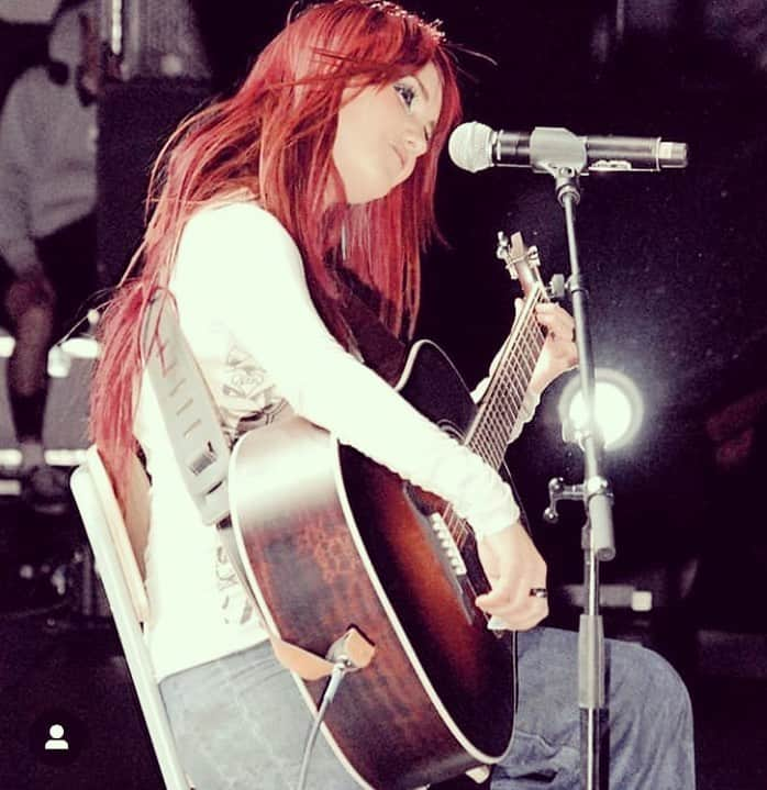 ドゥルセ・マリアさんのインスタグラム写真 - (ドゥルセ・マリアInstagram)「#TBT ❤️🤩🎶🎶🎵🎸🎤」8月2日 3時17分 - dulcemaria