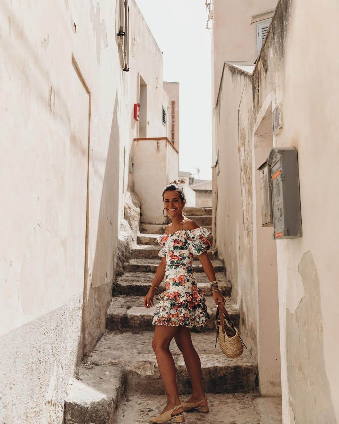 Collage Vintageさんのインスタグラム写真 - (Collage VintageInstagram)「Another day in Favignana, another floral dress 🌺🌸 #collageontheroad #sicily」8月2日 3時32分 - collagevintage