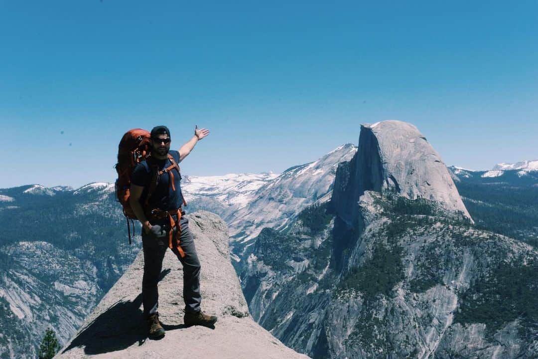 ジャック・ファライーさんのインスタグラム写真 - (ジャック・ファライーInstagram)「Me pointing at a big mountain #tbt」8月2日 3時42分 - jackfalahee