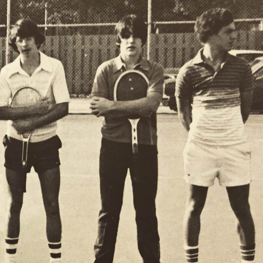 トーマス・ギブソンのインスタグラム：「A sweet assortment of 70’s hair: Bishop England Tennis Team circa 1978 l-r: Mark Condon, then some idiot in jeans who I guess didn’t want to practice, but showed up for the picture (with his Kramer Pro Staff), and Fred McKay, invariably distracted by Marshall Stith...#tbt」