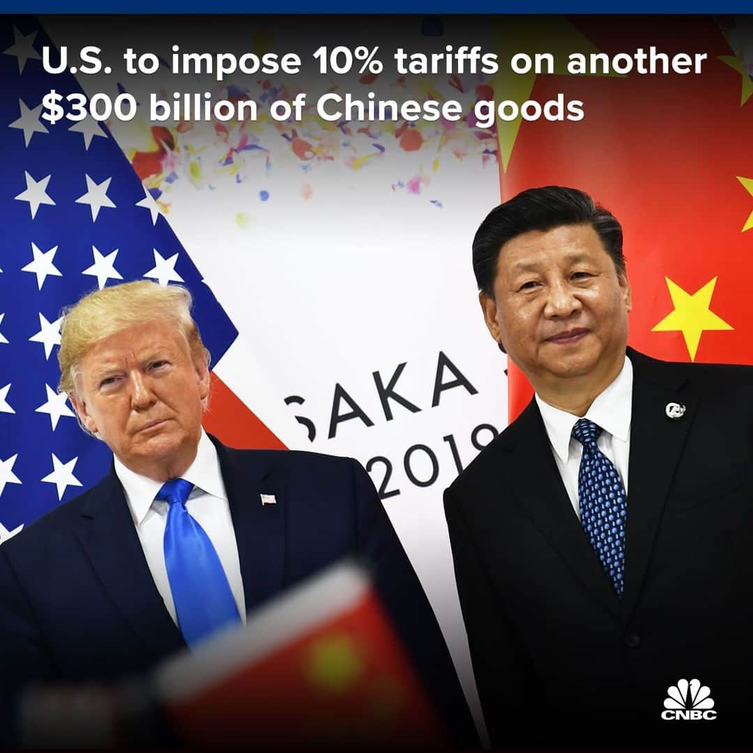 CNBCさんのインスタグラム写真 - (CNBCInstagram)「President Donald Trump just sparked another fire in the U.S.-China trade war.⁠ ⁠ Despite a truce between the two countries at this year’s G-20 summit, the president said Thursday the U.S. would weigh a 10% tariff on an additional $300 billion worth of imported Chinese products. The taxes will go in effect Sept. 1.⁠ ⁠ It’s unclear what caused Trump to end the trade war ceasefire with these new tariffs.⁠ ⁠ The surprise announcement came after the two countries restarted trade talks this week, the first in-person trade discussions since the G-20 truce.⁠ ⁠ To see how the markets are responding to the latest tariffs, visit the link in bio.」8月2日 3時55分 - cnbc