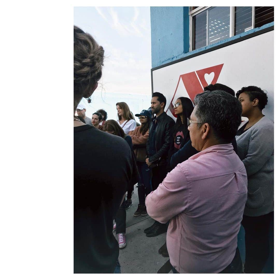 ゾーイ・サルダナさんのインスタグラム写真 - (ゾーイ・サルダナInstagram)「On January 30th, I and 52 others traveled to Tijuana. There, we were able to visit 3 shelter that housed families, youth, and children, many of whom are traveling to connect with family in the states, fleeing crime, looking for opportunity, or a chance at a better life.  After this trip, we knew we wanted to do more.  This weekend #ashleemargolis, @thisisabouthumanity and I all joined forces to host an event to raise funds that would cover what it cost to run the YMCA in Tijuana for one full year! (One of the three shelters we visited on our journey)  They are doing amazing work there, and we want to make sure the migrant youth for years to come have a place at the YMCA.  Please join us, in raising the reminder amount. Any amount helps- we can all be the change we want to see in the world.  Link to donate in bio #tbt」8月2日 3時57分 - zoesaldana