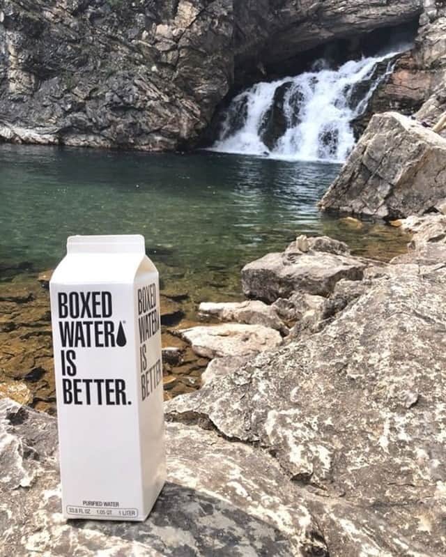BoxedWaterさんのインスタグラム写真 - (BoxedWaterInstagram)「Goodbye, July. 👋  What are you doing this month to make our planet a #BetterPlanet? 📷: @gl.orie #BoxedWater #BoxedWaterIsBetter #Nature #Waterfall #Love #Travel」8月2日 4時01分 - boxedwater
