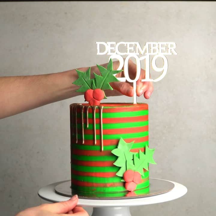 アメリカン・ブロードキャスティング・カンパニーのインスタグラム：「We're baking up a whole new season of @thegreatamericanbakingshow this December! 🍰 We can't wait to welcome @emmaleebunton, @spiceadams, @chefsherryyard, and @paul.hollywood back to the kitchen! 💜」