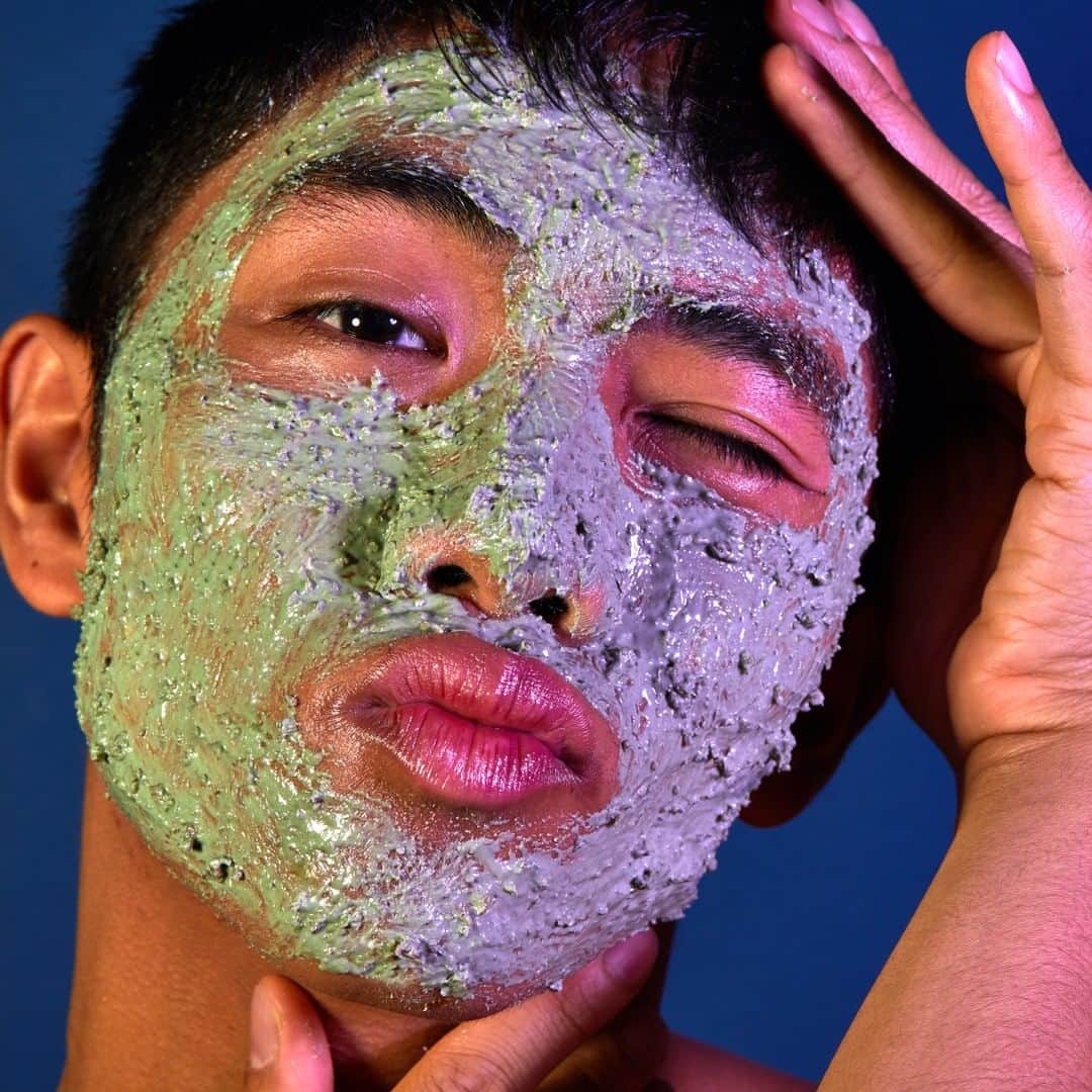 LUSH Cosmeticsさんのインスタグラム写真 - (LUSH CosmeticsInstagram)「Cleanse, scrub and balance all at once. Hundreds of thousands of containers of Mask Of Magnaminty have flown off our shelves over the years for a reason: it gives your skin everything it needs and more with ingredients like kaolin clay and peppermint. Link in bio to shop. 💚💕⁠ *⁠ *⁠ *⁠ *⁠ *⁠ #beauty #skin #naturalbeauty #skincareroutine #instabeauty #crueltyfree #healthyskin #wellness #greenbeauty #beautyaddict #bbloggers #beautycare #glowingskin #facemask #skincare #maskmaven #masking #lushcosmetics #lushie #lushlife」8月2日 4時05分 - lushcosmetics