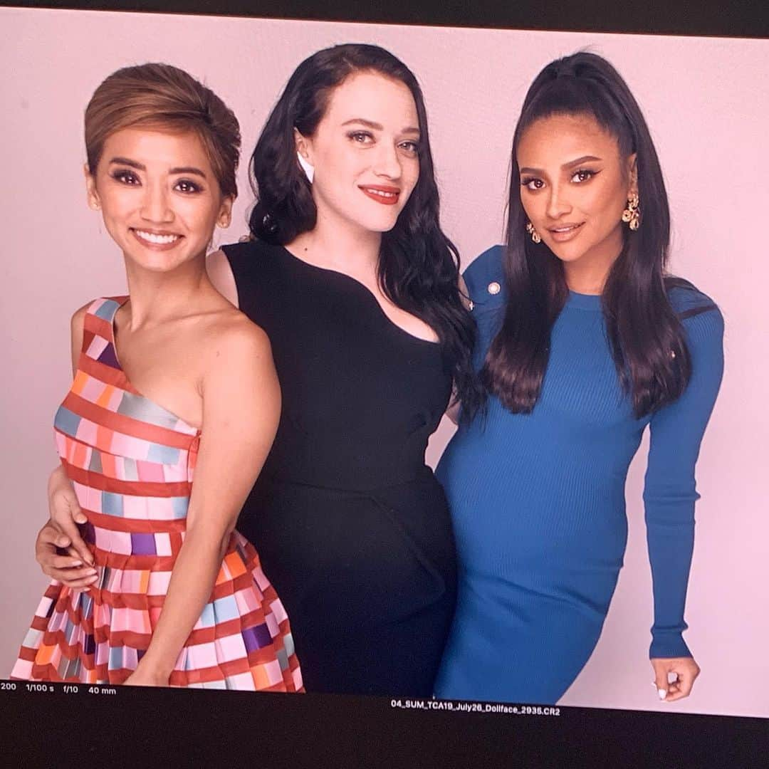 シェイ・ミッチェルさんのインスタグラム写真 - (シェイ・ミッチェルInstagram)「NOVEMBER 15th !!! @dollfaceonhulu」8月2日 4時09分 - shaymitchell