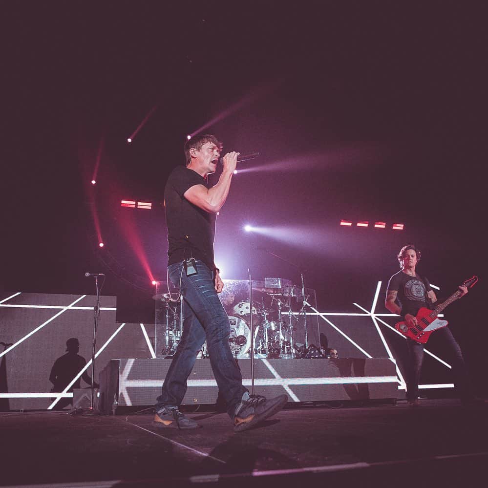 3 Doors Downのインスタグラム：「Since 1996, we have played a lot of shows around the world. We want to know: how many 3DD shows have you been to?」