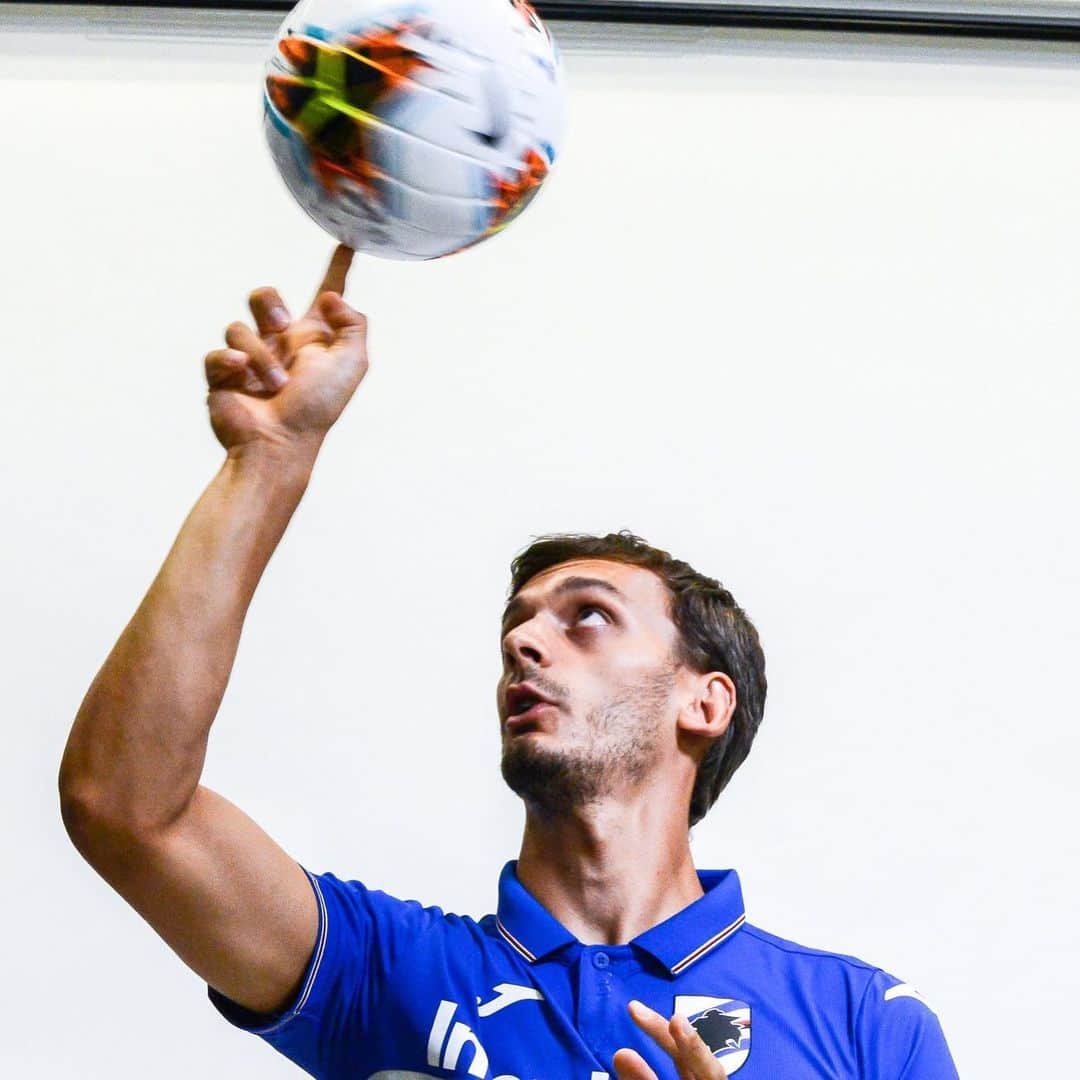 マノロ・ガッビアディーニのインスタグラム：「⚽️👆👀 🔵⚪🔴⚫⚪🔵」
