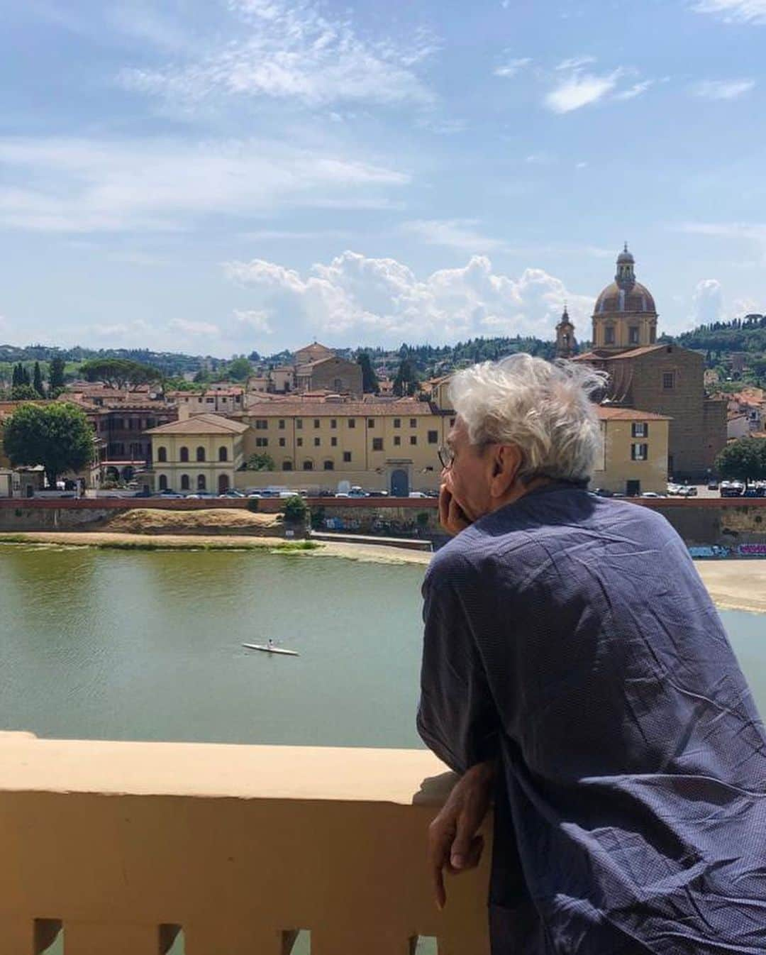 カエターノ・ヴェローゾさんのインスタグラム写真 - (カエターノ・ヴェローゾInstagram)「#tbt recente em #Florença! Day off visitando a @uffizigalleries e a #GalleriaDellAcademia, lugares incríveis! 🇮🇹 Próxima parada da turnê #Ofertório: #BOGOTÁ. - Agenda completa: 🗓12/09 - Bogotá 🗓14/09 - Barranquilla 🗓16/09 - Medellín 🗓20/09 - Buenos Aires 🗓22/09 - Rosário 🗓24/09 - Montevidéu 🗓26/09 - Santiago do Chile 🗓04/10 - Belo Horizonte 🗓25 e 26/10 - Salvador (Em breve) 🗓23/11 - São Paulo 🗓30/11 - Rio de Janeiro - 🎧 Ouça o álbum do show, disponível em todas as plataformas digitais (link nos stories) - #CaetanoVeloso #CaetanoMorenoZecaTomVeloso #UnsProduções」8月2日 4時56分 - caetanoveloso