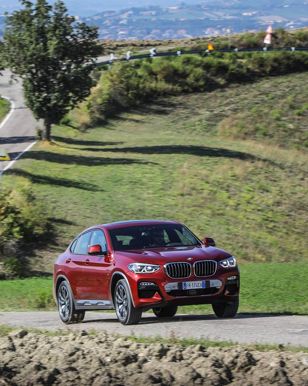 BMWさんのインスタグラム写真 - (BMWInstagram)「Conquer new terrains in style. The BMW X4. #TheX4 #BMW #X4」8月2日 5時00分 - bmw