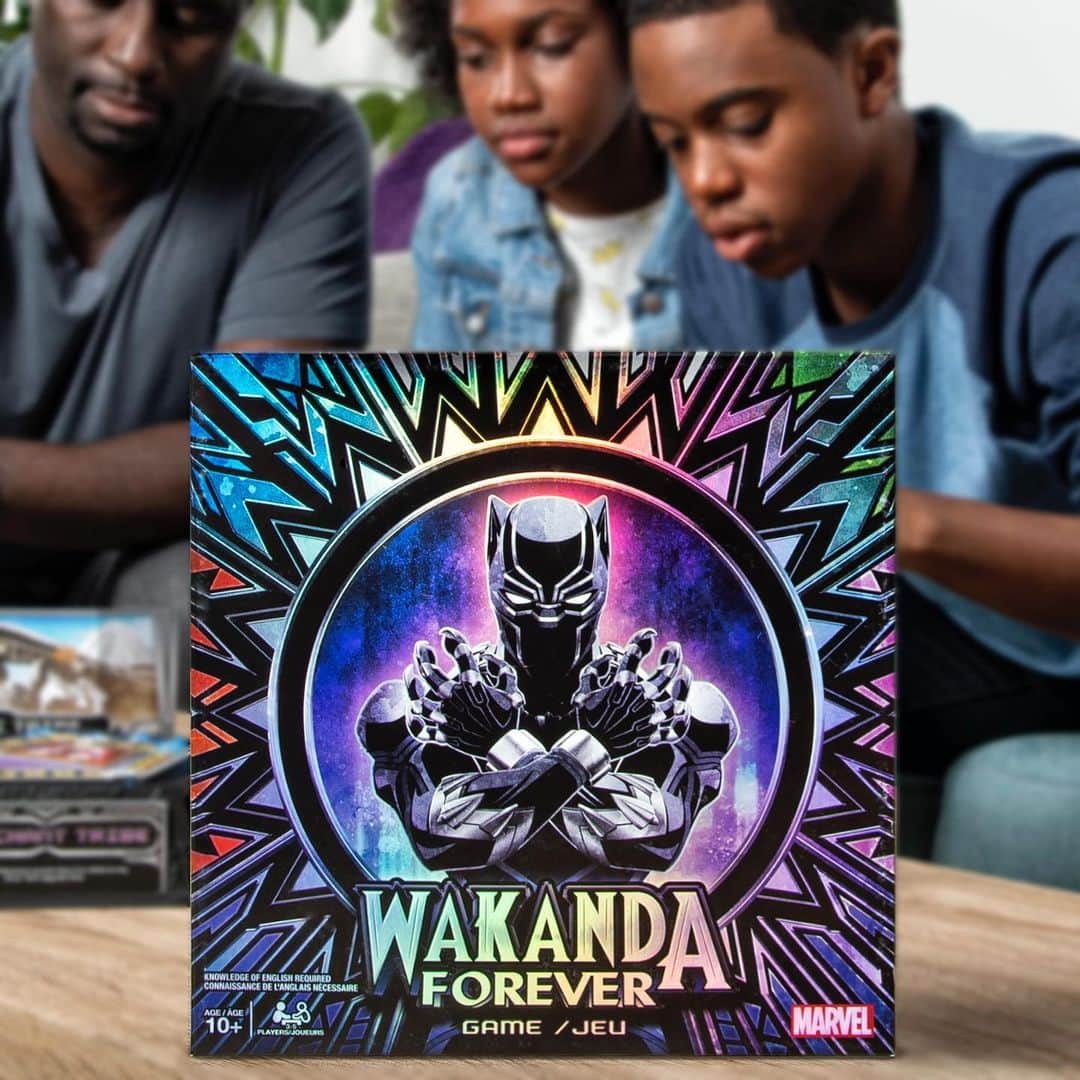 Marvel Entertainmentさんのインスタグラム写真 - (Marvel EntertainmentInstagram)「Save Wakanda! Do you have what it takes to become the next Black Panther? Get ready to scream #WakandaForever in @spinmastergames new board game, launching today at Walmart and Target. #ad」8月2日 5時09分 - marvel
