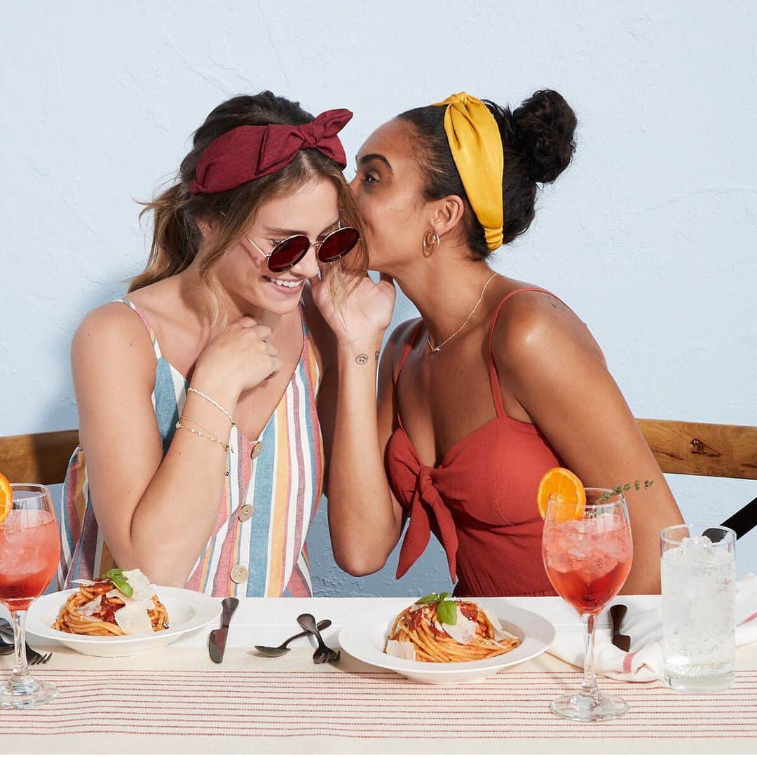 ロック&リパブリックのインスタグラム：「Best friends are like pasta—impossible to live without. 🍝 #nationalgirlfriendsday #Kohls」