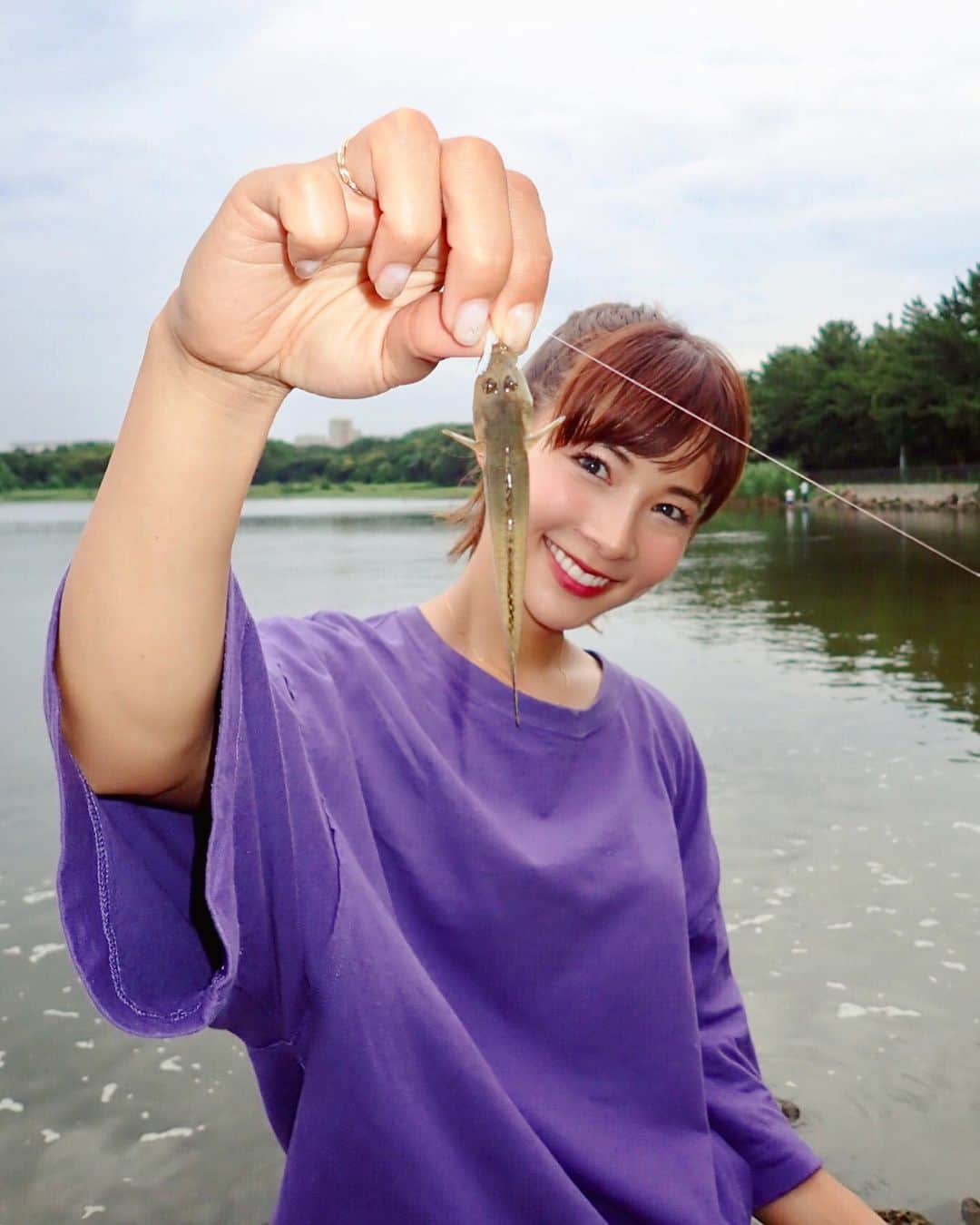 のインスタグラム：「🐟♡ 久しぶりの#ハゼ釣り ✨✨ こういうほのぼのした釣りも好き💜 やっぱり唐揚げかな..( ✧﹃✧) ＊ #fish #goby #gobyfish #cutefish #fishing #fishinggirl  #魚 #ハゼ #釣り #釣り女子 #阪本智子」