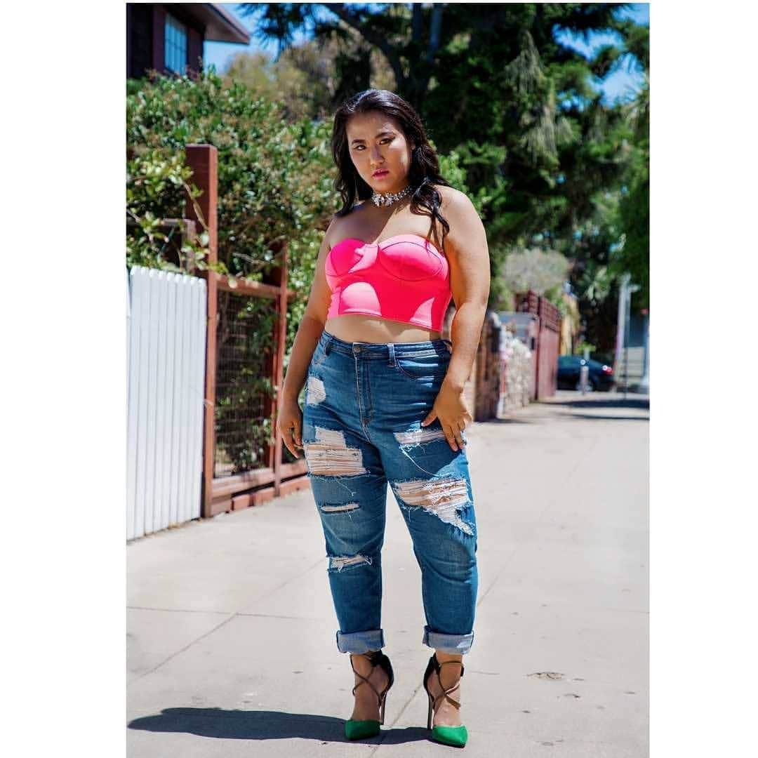 藤井美穂のインスタグラム：「Looks like I'm in Canada. #imstillinLA 👕@femmeluxeusa 👠@shoedazzle  Hair&makeup @kadowakimarin 📷@noahbooshu #LuxegalUSA #ShoeDazzlePartner  www.shoedazzle.com/summershop」