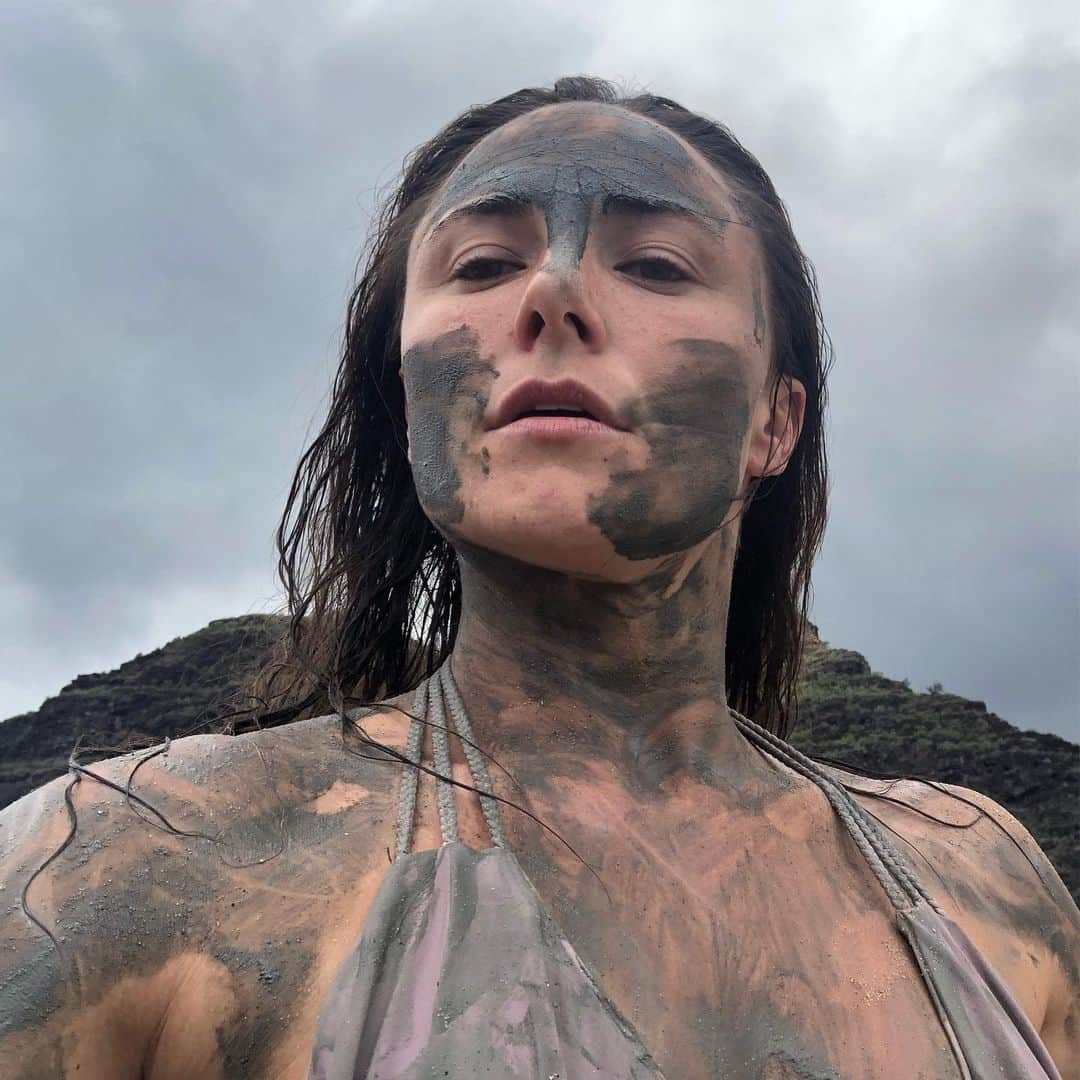 ブリアナ・エヴィガンのインスタグラム：「Hawaiian warriors?」