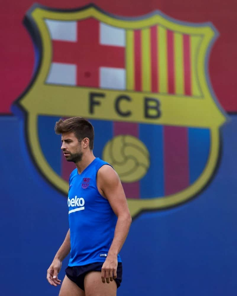 LFPさんのインスタグラム写真 - (LFPInstagram)「@3gerardpique is 🔙! 💙❤️ • #Pique #Barça #LaLiga #LaLigaSantander #Preseason」8月2日 5時30分 - laliga