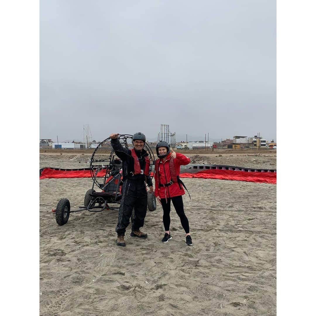 エリー・ブラックさんのインスタグラム写真 - (エリー・ブラックInstagram)「Paragliding for our last day in Peru! What an awesome experience to share with this team 🙌🏻 #teamCanada #panams2019 #lima2019」8月2日 5時47分 - ellieblack_