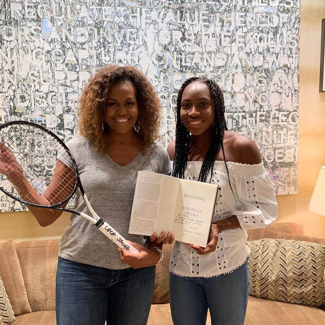WTA（女子テニス協会）さんのインスタグラム写真 - (WTA（女子テニス協会）Instagram)「Speechless 🙏  #Repost @cocogauff ・・・ Today I got to meet my idol @michelleobama 😍. Her words and wisdom on my journey will stay with me on the court over the course of my career. She is a true inspiration. I have never arrived, I am always becoming! Thank you for your time. 🙏🏾」8月2日 6時22分 - wta