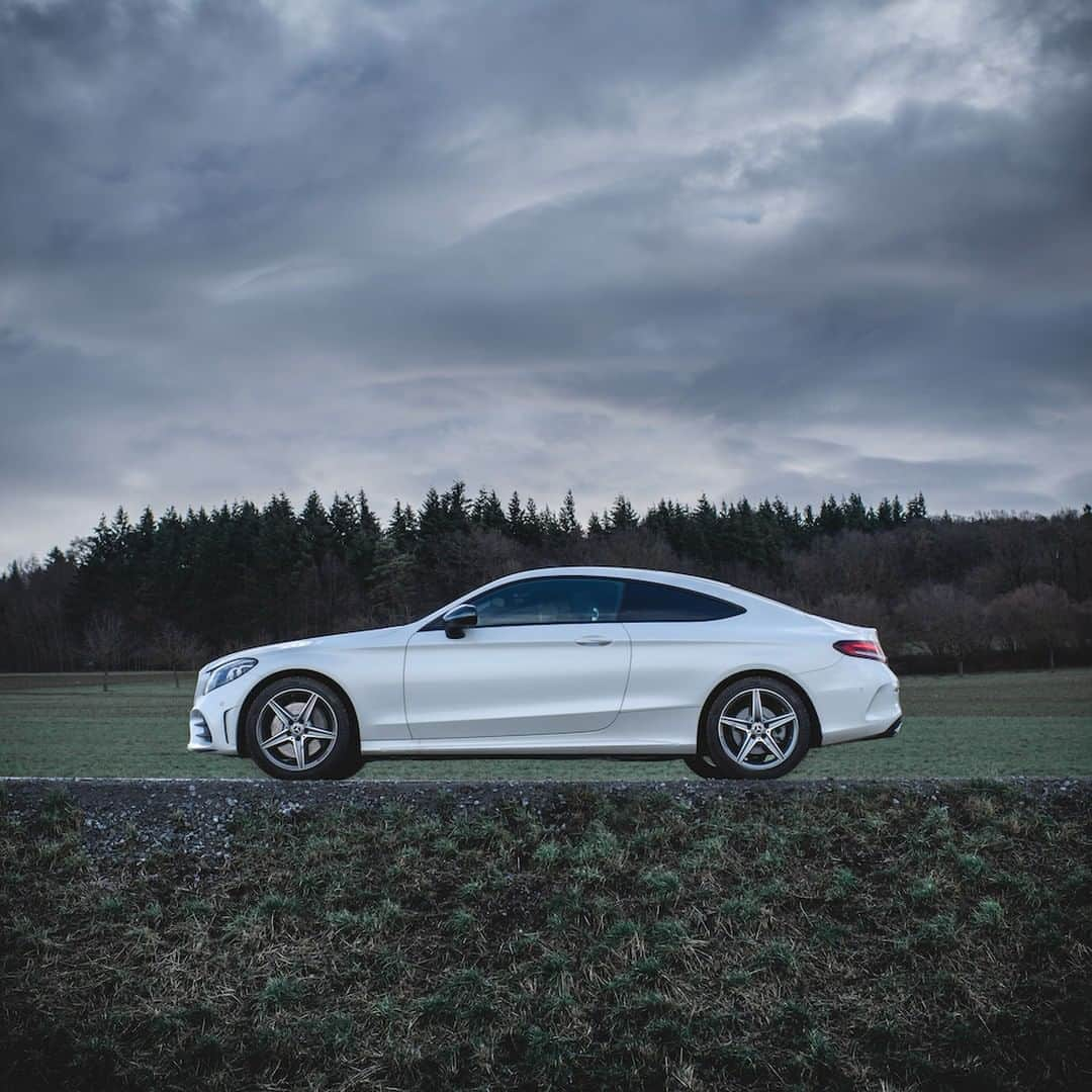 メルセデス・ベンツさんのインスタグラム写真 - (メルセデス・ベンツInstagram)「Ready for the road: The Mercedes-Benz C-Class Coupé. 🛣️ 📸: @tom_fechtner for #MBsocialcar . #Mercedes #MercedesBenz #MBCar #carsofinstagram #InstaCar #CClass #Coupe」8月2日 6時55分 - mercedesbenz