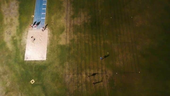 アレックス・ハートマンのインスタグラム：「#MicroVlog Ep 4/7 Repeat 150's with 90 seconds rest... Yeah, na not pretty aye.」