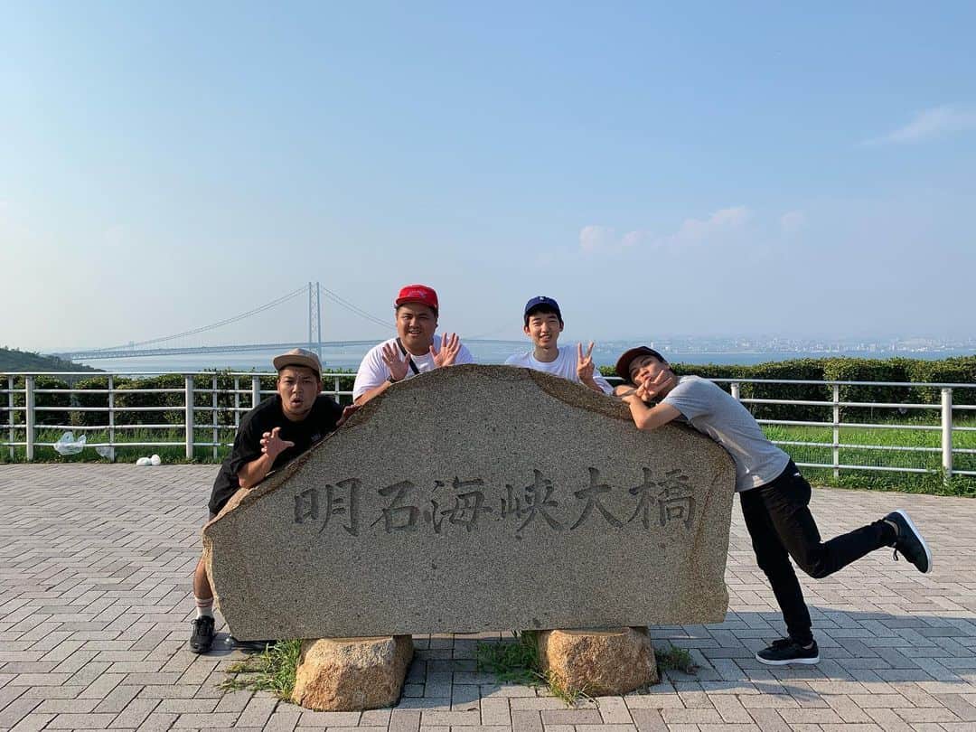 池田真一のインスタグラム：「ノリで淡路島来ました！ 今日誘って集まったメンバー！ フッカル！ 今から花火大会行ってきまーす！ リアル西垣の親戚の子感が最高！」