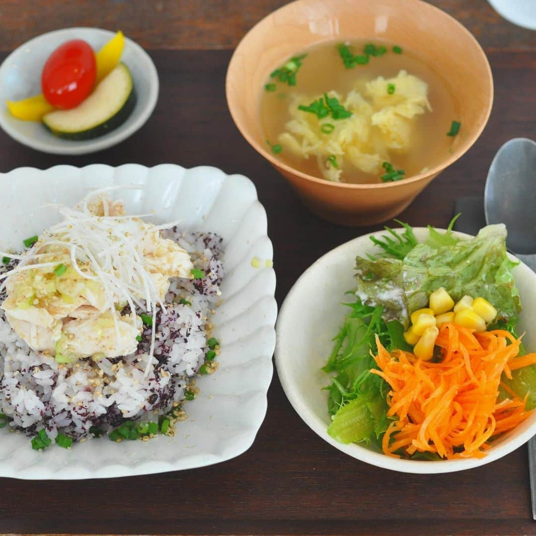 masayoさんのインスタグラム写真 - (masayoInstagram)「2019.8.2 ＊lunch ・ 今日は #野村絵梨花 さんを誘って ランチ&お茶時間でした^^ @unpeu5  さんの 「ネギ塩鶏のっけごはん」 が期間延長されてて 食べられてlucky ! すんごく美味しかった〜❤︎ ・」8月2日 17時15分 - masayo_san