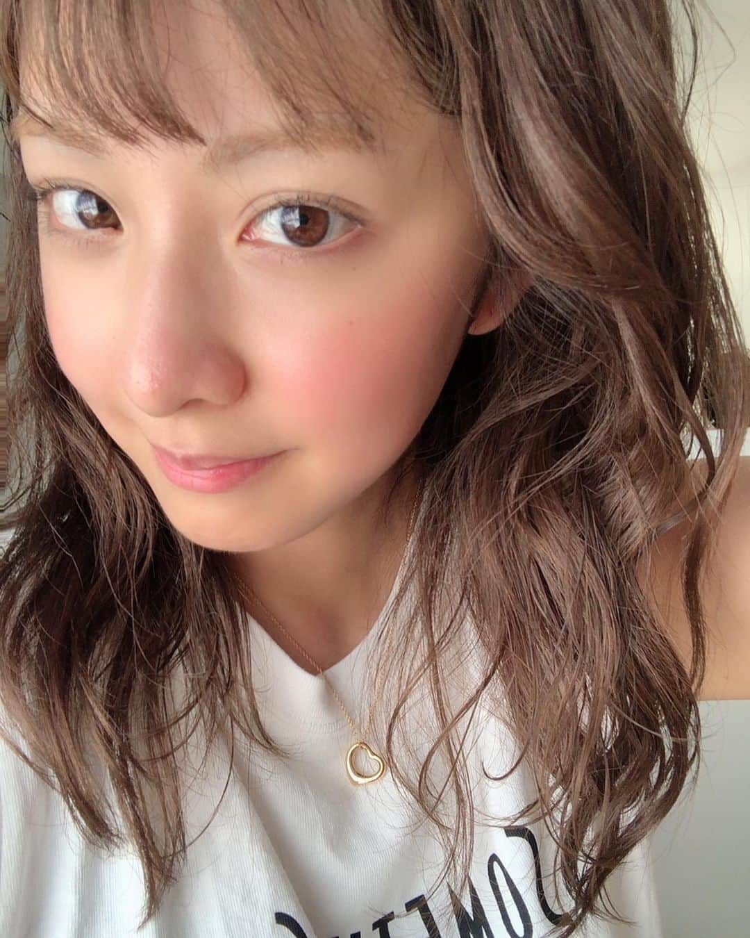 本郷杏奈さんのインスタグラム写真 - (本郷杏奈Instagram)「ほんとに暑いね、、、💧 前髪短いと楽❤︎ 左右で全然、顔違うっていわれる🤔」8月2日 17時12分 - annahongou