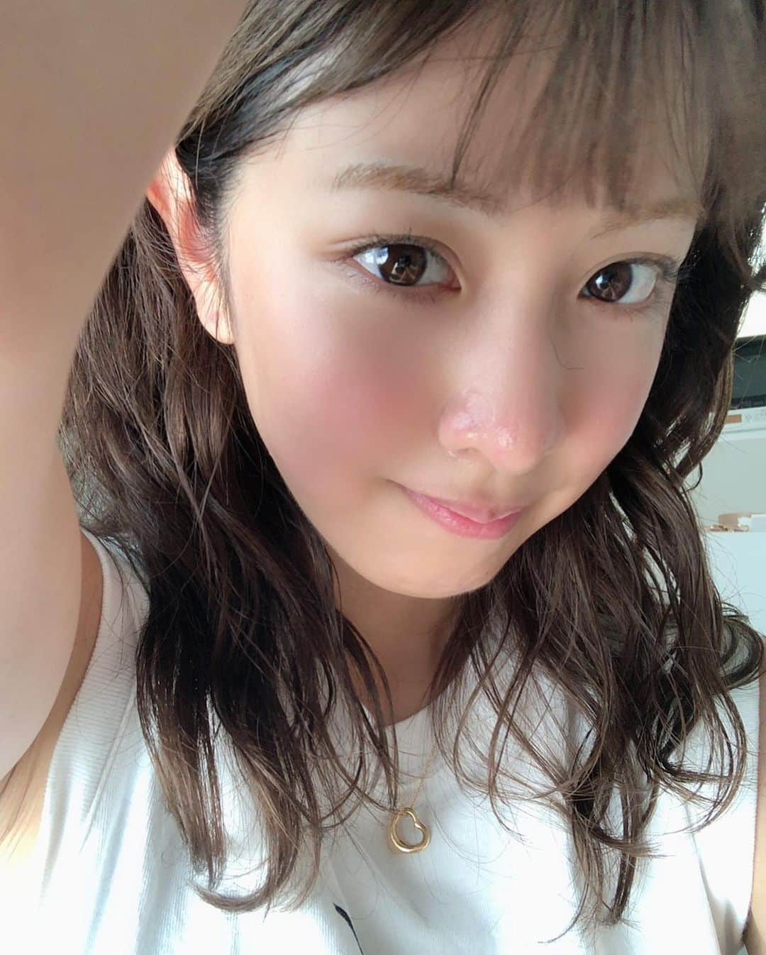本郷杏奈さんのインスタグラム写真 - (本郷杏奈Instagram)「ほんとに暑いね、、、💧 前髪短いと楽❤︎ 左右で全然、顔違うっていわれる🤔」8月2日 17時12分 - annahongou