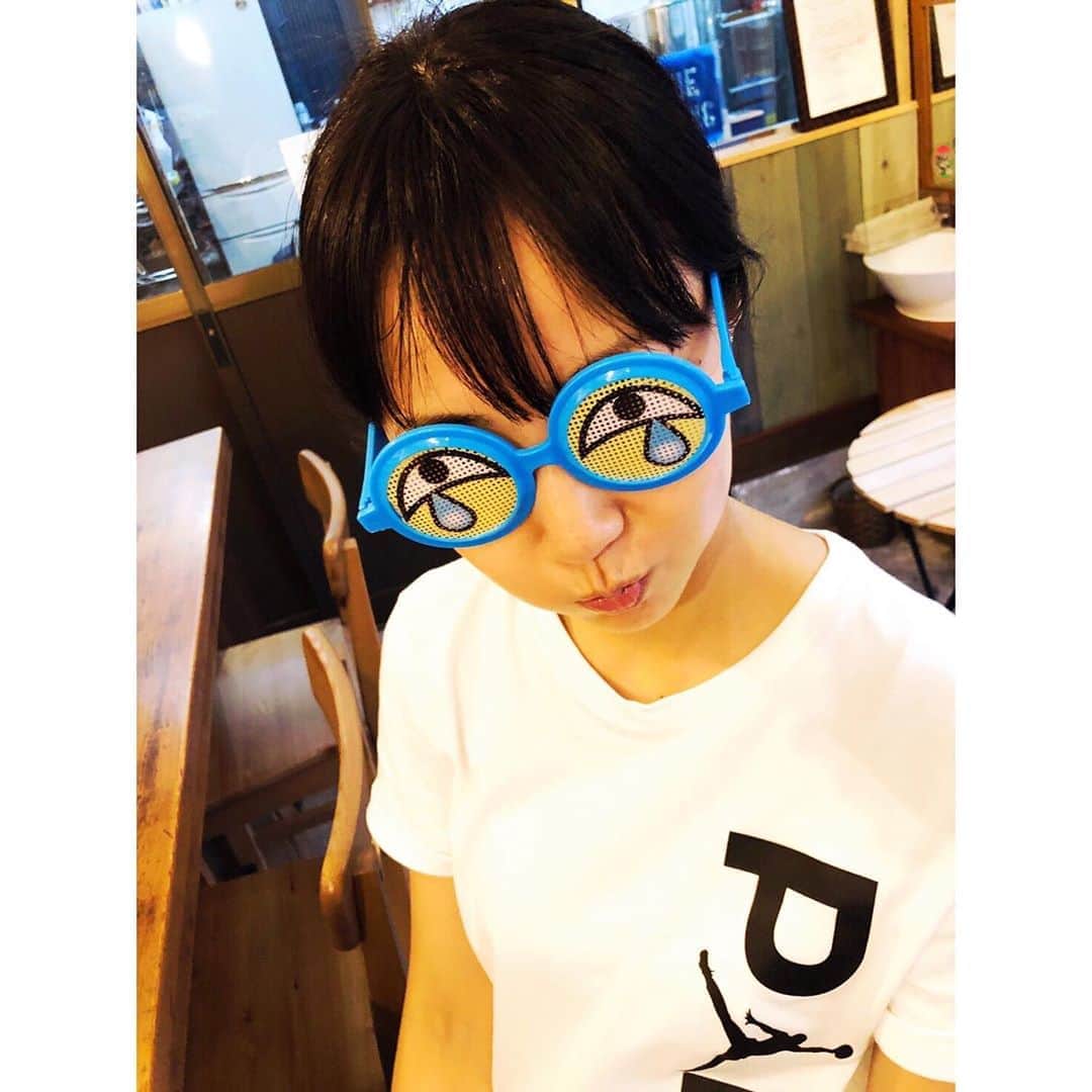 のインスタグラム：「今夜 #セミオトコ 第2話でございます。  笑って泣けるドラマですので 見終わったら、きっと こんな顔になっちゃいますね。  よる11:15からです🌻 ミンミンミーン」