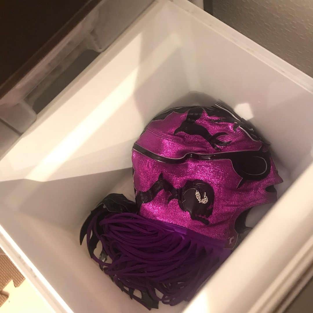 政宗さんのインスタグラム写真 - (政宗Instagram)「‪あまりにも暑いんで‬  冷凍庫に入れてと ‪#冷やしマスク はじめました‬」8月2日 17時27分 - masamune___date