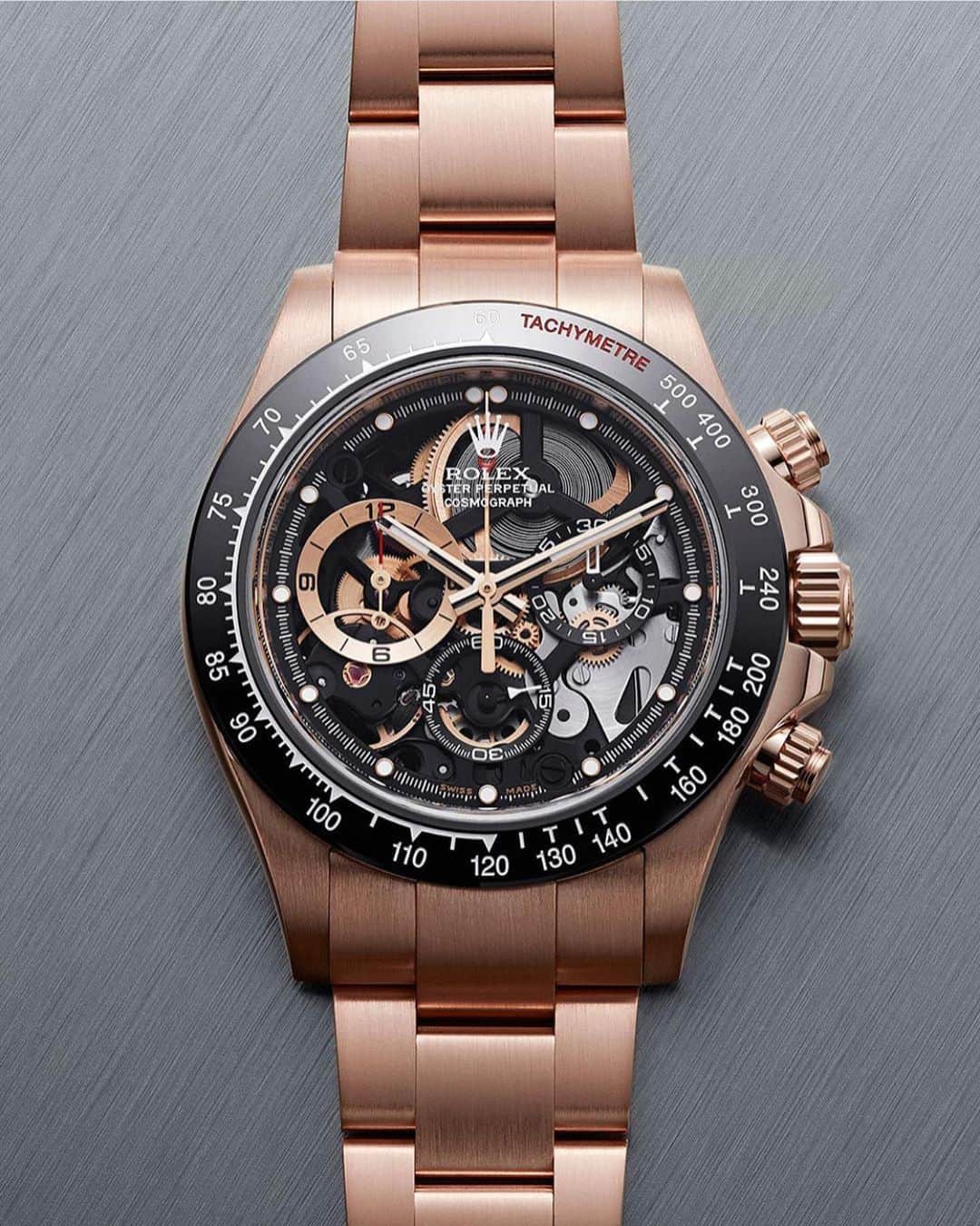 WATCHMANIAさんのインスタグラム写真 - (WATCHMANIAInstagram)「‘Made with Passion for Rubens Barrichello.’ @artisansdegeneve has given the classic Rolex Cosmograph Daytona a second makeover for the Brazilian Formula 1 veteran @rubarrichello. •⠀⠀⠀⠀⠀⠀⠀⠀⠀ The new edition of ‘La Barrichello’ takes all the impossibly intricate features of the stainless-steel original, but is instead finished in elegant rose gold and black...」8月2日 17時51分 - watchmania