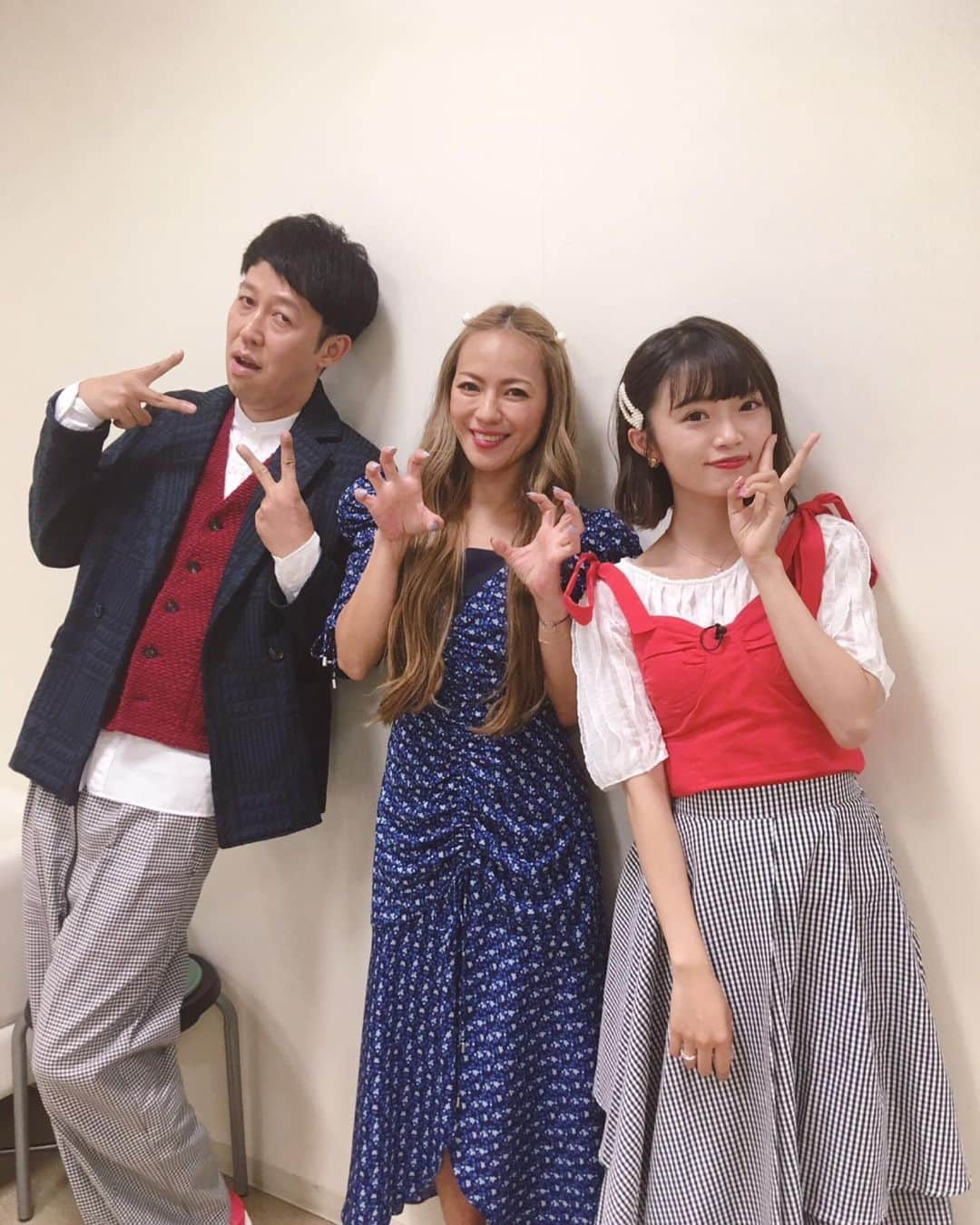 LINAさんのインスタグラム写真 - (LINAInstagram)「8/4（日）フジテレビ 25:25〜25:55 今日から友達になれますか？ 出演します♡ 是非ご覧くださいー！ #MAX#LINA #小籔千豊#中井りか #talk #dracula」8月2日 8時58分 - xxlina_now