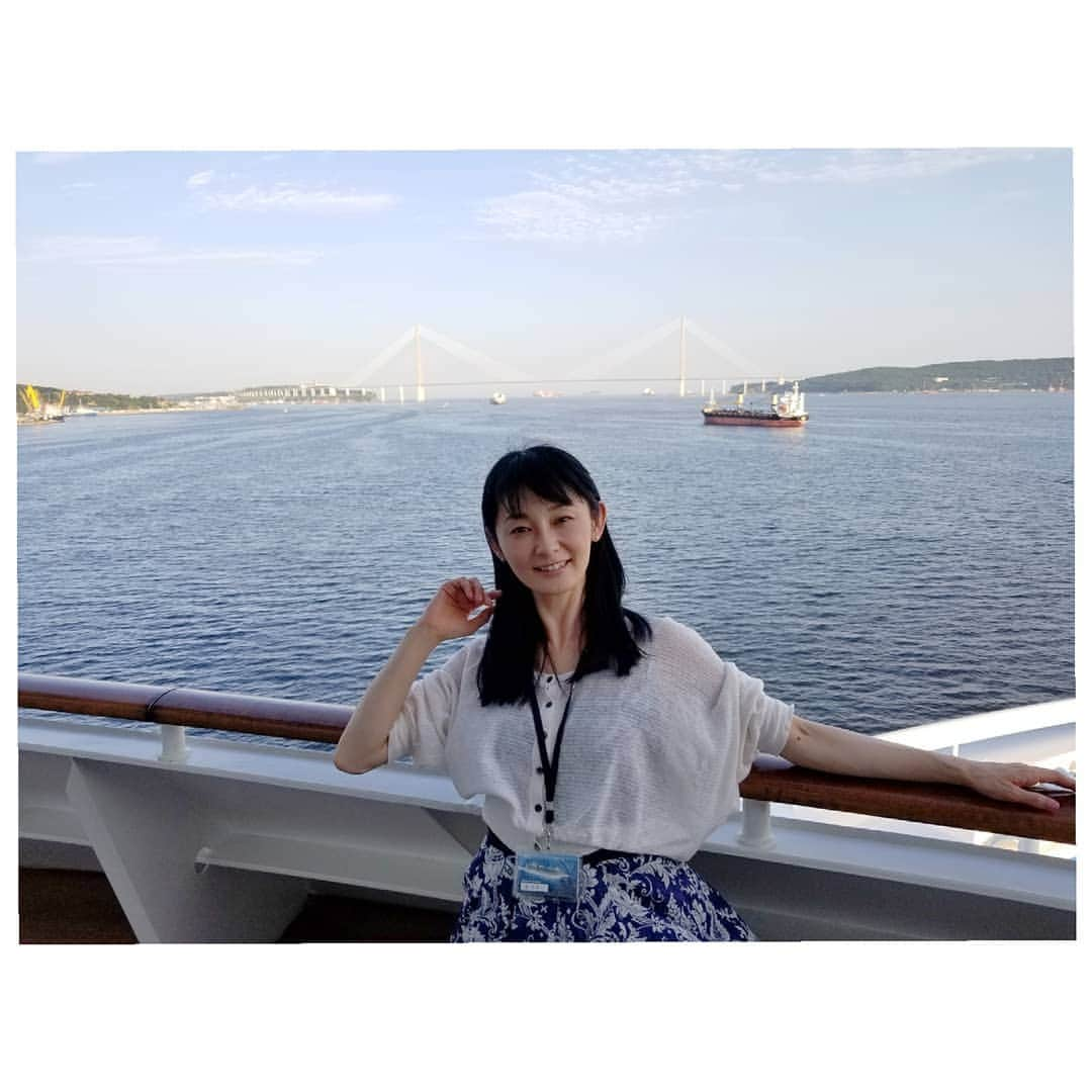 風花舞さんのインスタグラム写真 - (風花舞Instagram)「ウラジオストク出港 後ろの橋は、ルースキー島連絡橋。  #ダイヤモンドプリンセス#ウラジオストク#ロシア#出港」8月2日 9時40分 - kazahanamai_official