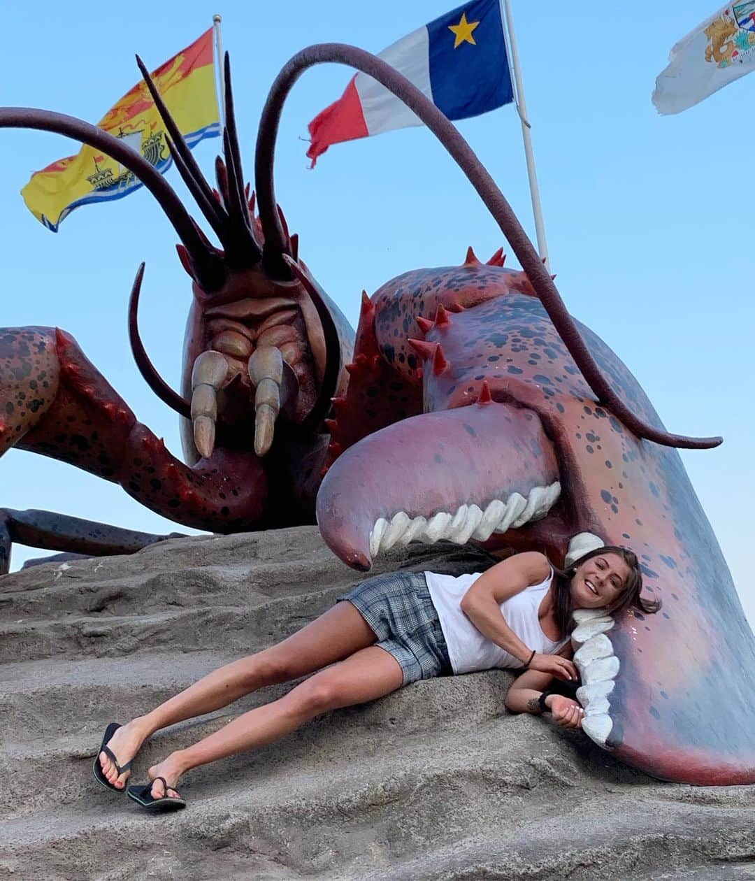 イブ・ミュアヘッドさんのインスタグラム写真 - (イブ・ミュアヘッドInstagram)「Shediac - WOW! Lucky I got to visit such a beaut of a place while in New Brunswick!  From getting eaten by the worlds biggest lobster to eating lobster! Delicious! 😋🦞 #LobsterCapitalOfTheWorld」8月2日 9時59分 - evemuirhead