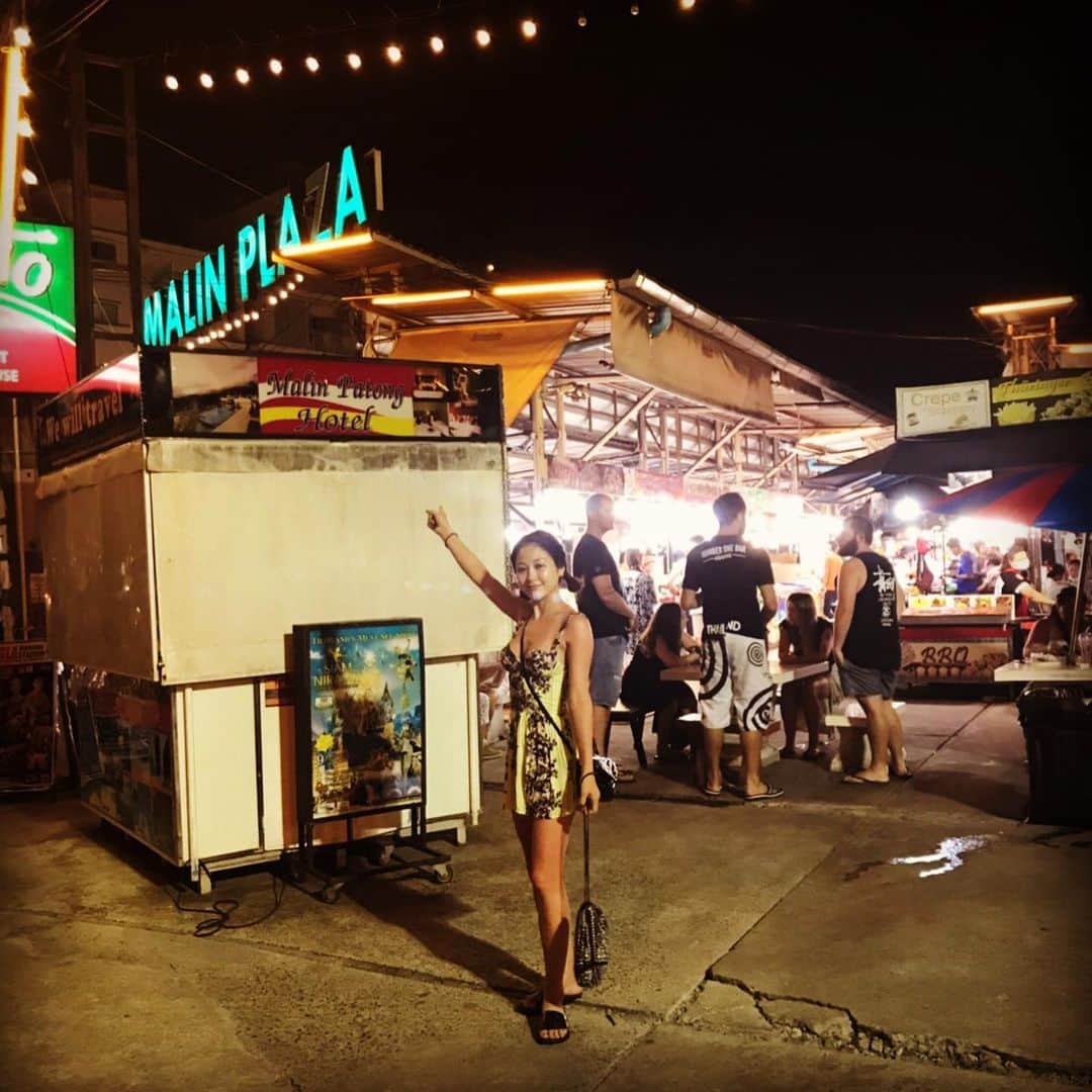 ラリソン彩華さんのインスタグラム写真 - (ラリソン彩華Instagram)「マリンプラザ夜市🌃🥘🍍🍷🍨 一番お気に入りスポットになってリピート。 何食べても安くて美味しい〜 とあるおばちゃんとこのガパオが美味しくて 二回食べた❣️ #プーケット #屋台飯 #ディナー #トムヤムクン #ガパオ #スペアリブ #ムール貝 #脂ののった魚 #あれなんだったんだろ #美味しい」8月2日 10時02分 - ayakalarrison