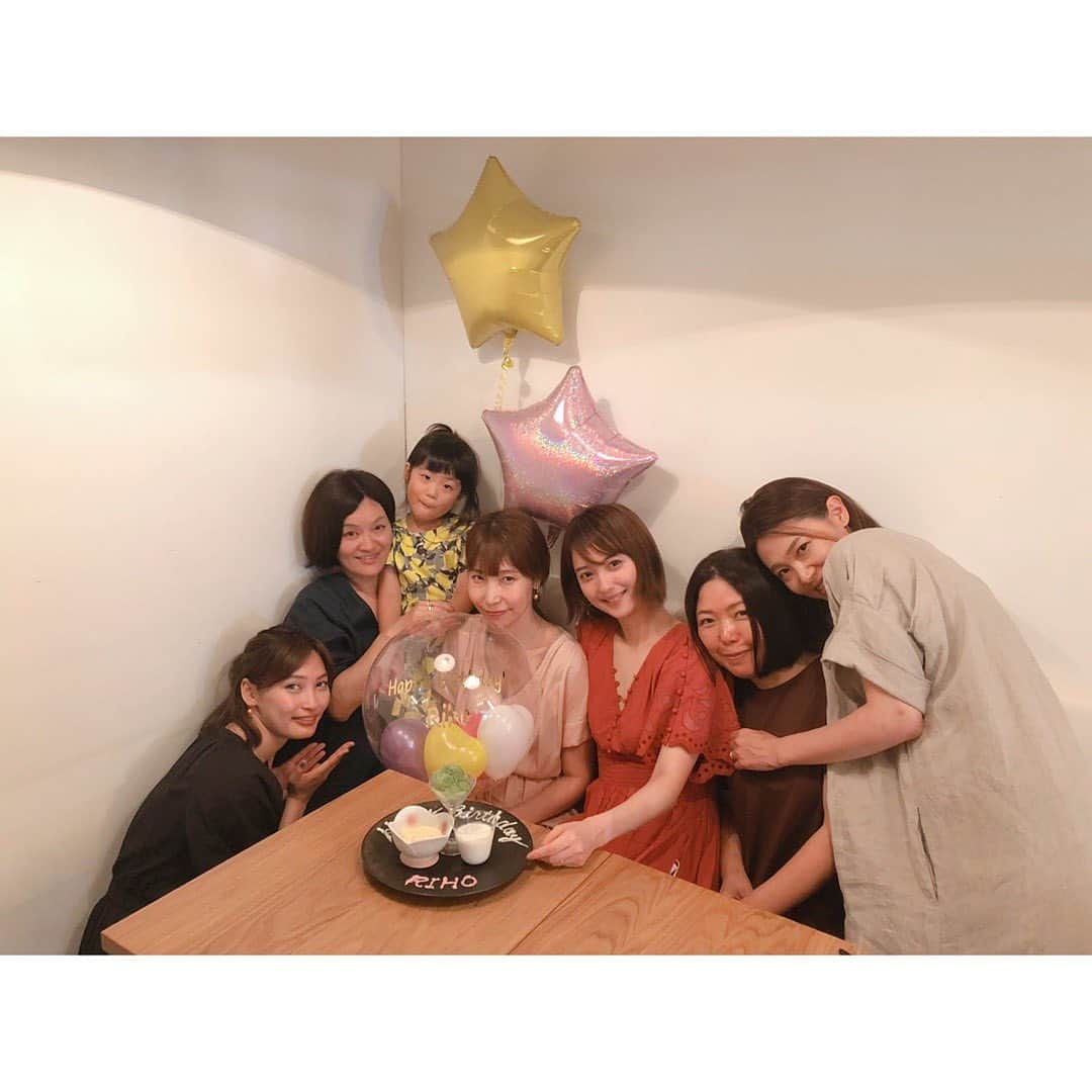 佐々木希さんのインスタグラム写真 - (佐々木希Instagram)「おめでと💓 この日もhappy smileいただきました😘  #高橋里帆 さん #happybirthday #いつもの人々」8月2日 10時09分 - nozomisasaki_official