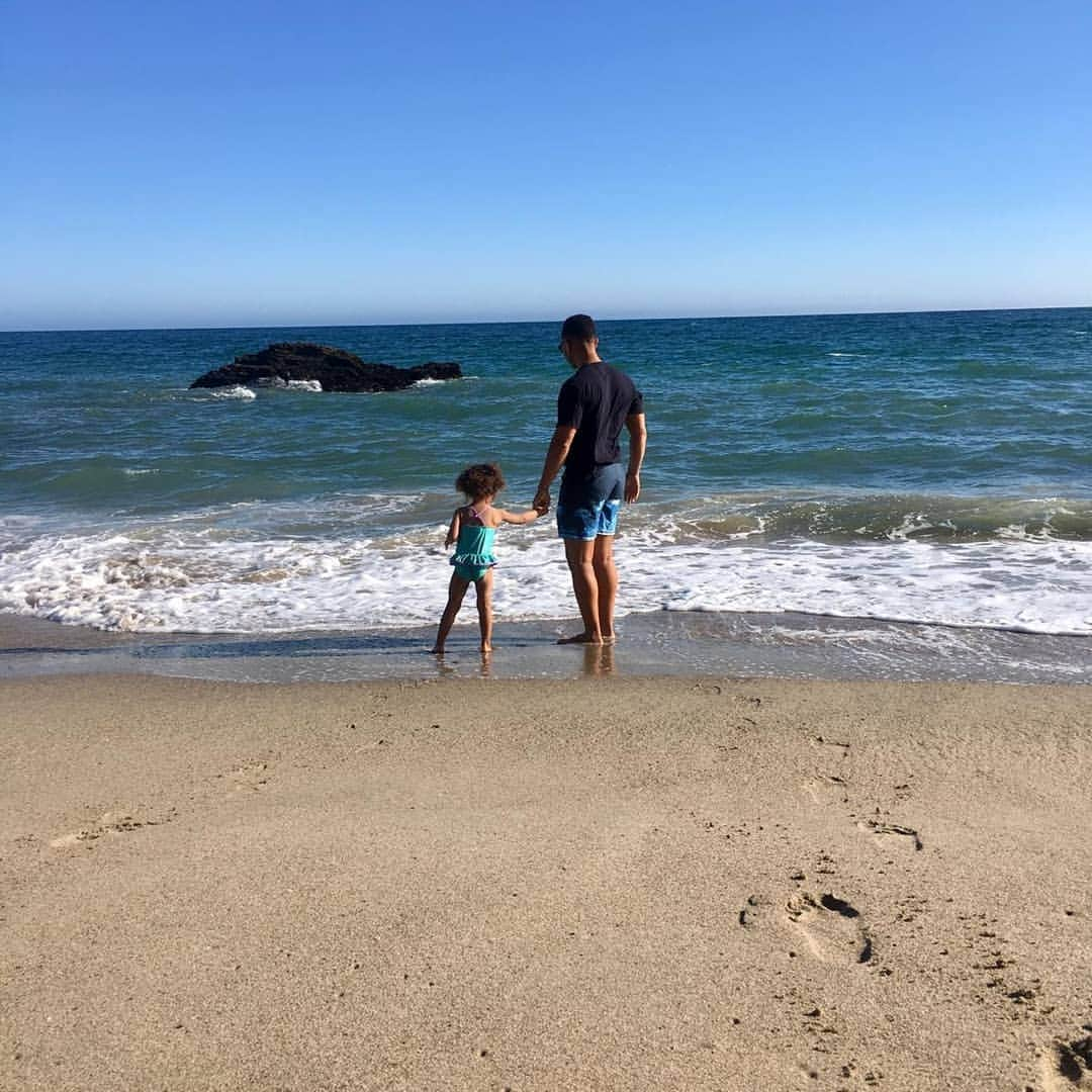 ジョン・レジェンドさんのインスタグラム写真 - (ジョン・レジェンドInstagram)「Malibu w/ my Lu」8月2日 10時19分 - johnlegend