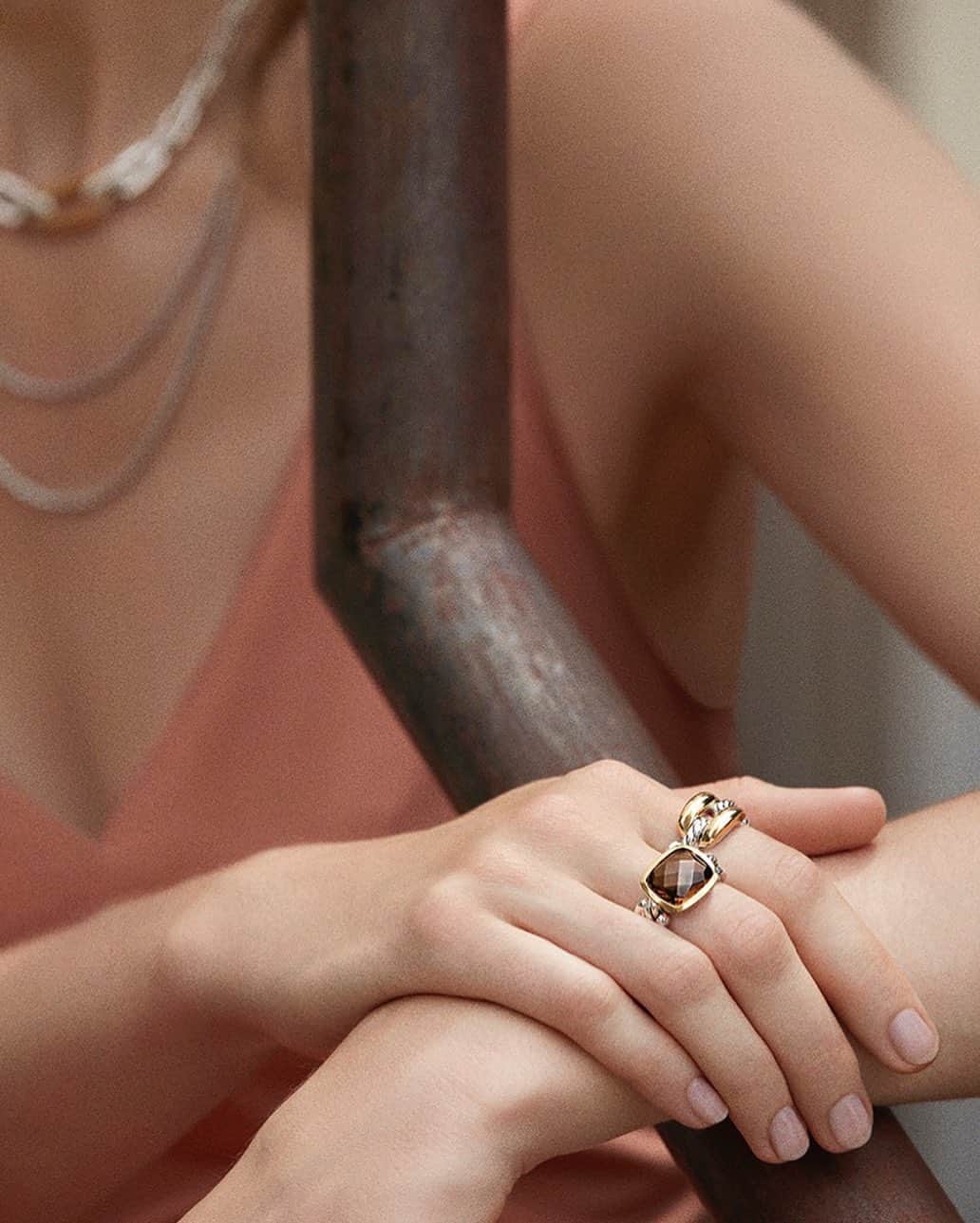 デビッドヤーマンのインスタグラム：「Let your individuality ring true with smoky quartz and mixed metals. #DavidYurman」