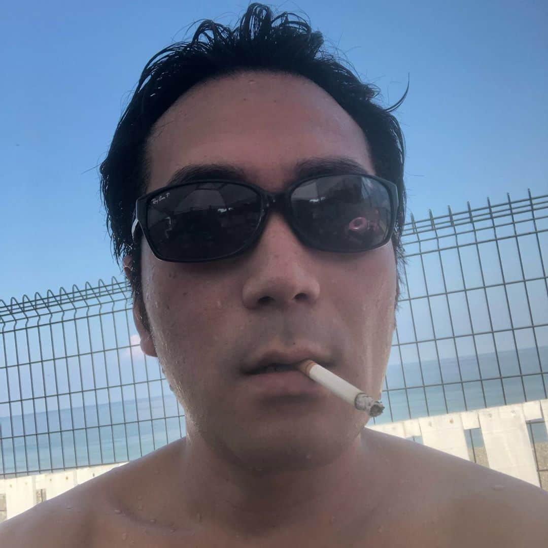 武智正剛さんのインスタグラム写真 - (武智正剛Instagram)「楽しかった淡路島2019の全貌 #パラセーリング #美味しすぎたお肉と海鮮 #熱中症対策の氷水攻め #フラミンゴに乗れないおじさん #周平の毎度意味わからん迷言」8月2日 10時57分 - supamaradonatake