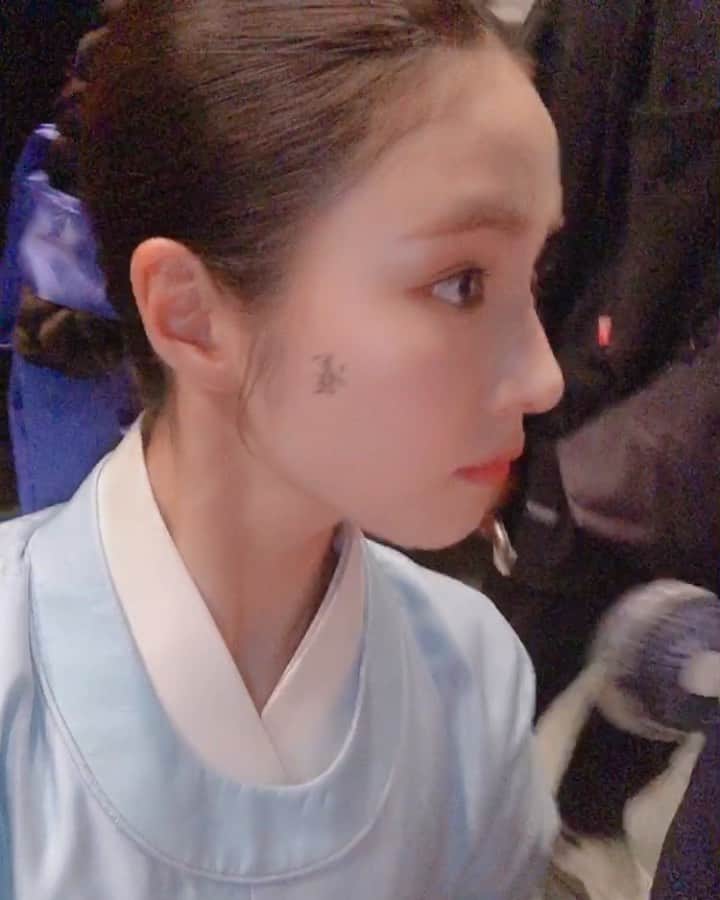 シン・セギョンのインスタグラム：「참새🐤」