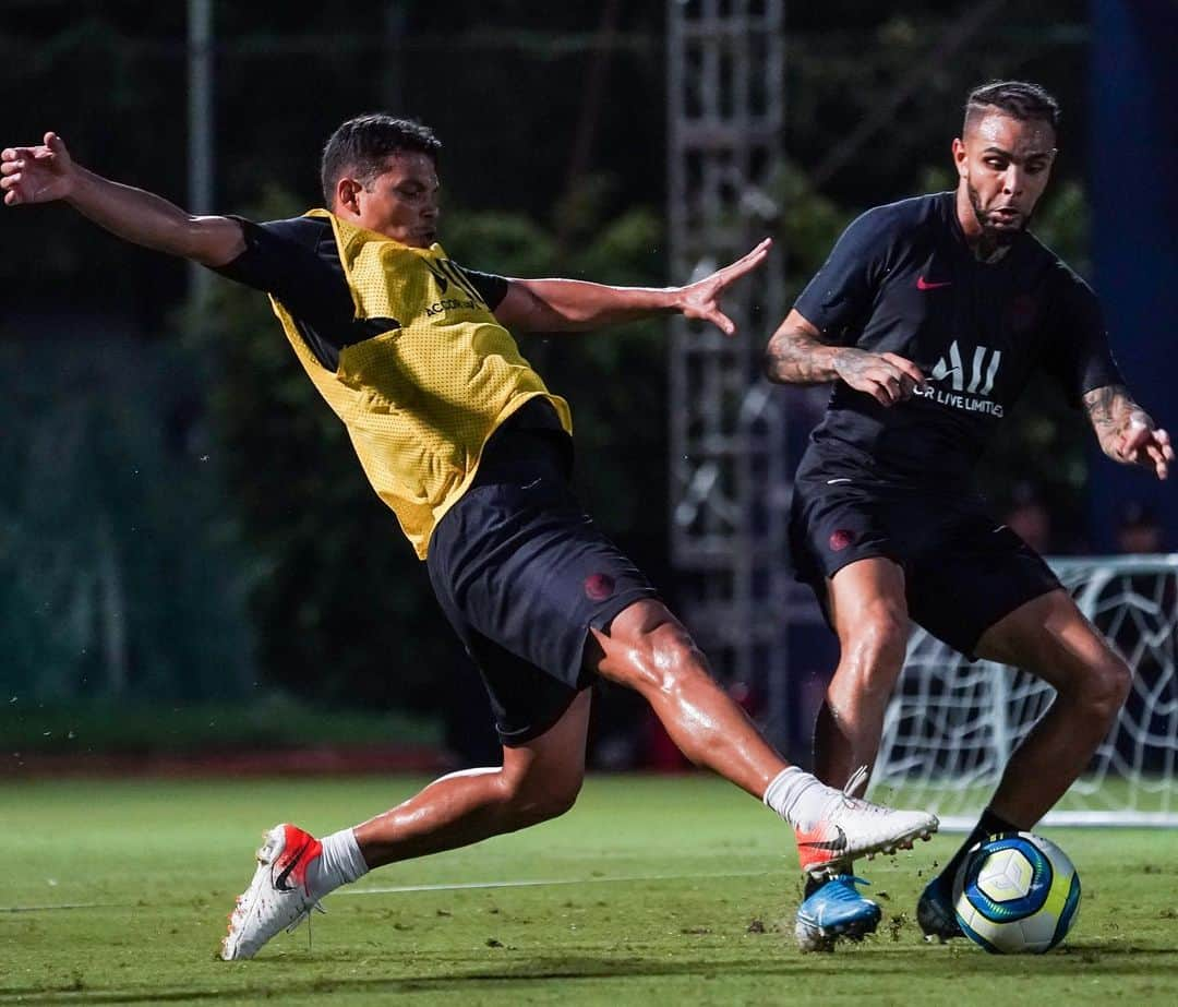 チアゴ・シルヴァさんのインスタグラム写真 - (チアゴ・シルヴァInstagram)「💪🏽💪🏽⚽️⚽️」8月2日 11時37分 - thiagosilva