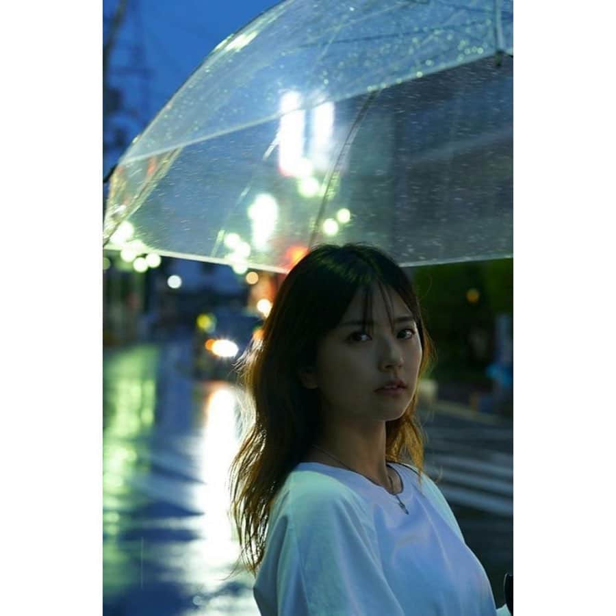 Miyuuさんのインスタグラム写真 - (MiyuuInstagram)「・ アサヒカメラ8月号に掲載中のお写真を。 photo by @shuichi_iketani さん ありがとうございます！ . 都内を散歩しながらの撮影。 雨の写真がお気に入り #miyuusic#miyuu#photograpy#portraitphotography#portrait#japan#japanese#tokyo#tokyorain#trip#travel」8月2日 11時46分 - miyuuamazing