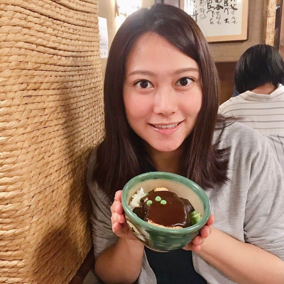 のインスタグラム：「みなさん、はじめまして。この度、新たに仲間入りしました久本真菜です。岡山県備前市出身で、現在は神奈川に住んでいます。岡山香川の放送局KSB瀬戸内海放送、テレビ神奈川を経て、現在はフリーアナウンサーとして活動しています。どうぞよろしくお願いいたします。  さて！記念すべき初回は、私のふるさと・岡山の絶品グルメをご紹介します. 『岡山のカツ丼は卵でとじない！？』 皆さんは岡山グルメと聞くと何をイメージしますか？桃？きびだんご？ もちろん岡山はフルーツ王国ですし、きびだんごもお土産におすすめなんですが、今回私がご紹介したいのは「カツ丼」です。 ■岡山のカツ丼はクセが強いんじゃ！！ 皆さんが想像するカツ丼は……続きはトップページのリンクから、『47発信プロジェクト』ページへ！  #47発信プロジェクト #アナウンサー #フリーアナウンサー #女子アナ #女子アナ47 #地方創生 #地方創生アナウンサー #マッチングサイト #マッチングサービス #47発信プロジェクト  #japanese #announcer #団体 #地方局 #47都道府県 #東京  #47project #久本真菜#岡山県#KSB瀬戸内海放送#テレビ神奈川#絶品グルメ#カツ丼#デミカツ丼#味司野村#ドミグラスソースカツ丼」